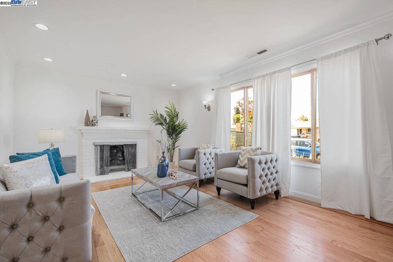 Fremont, CA 94536,37488 Southwood Dr