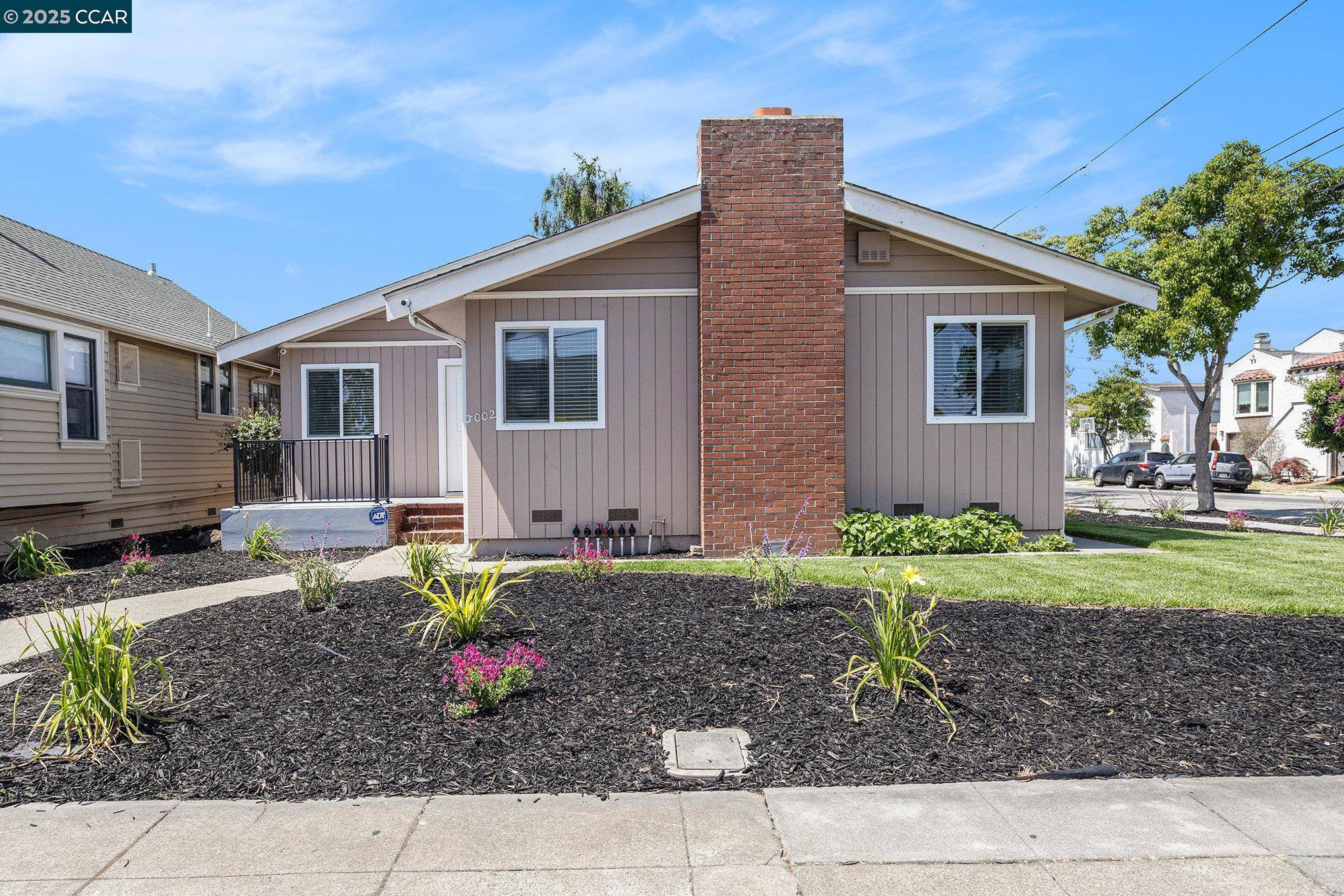 Alameda, CA 94501,3002 Encinal Ave