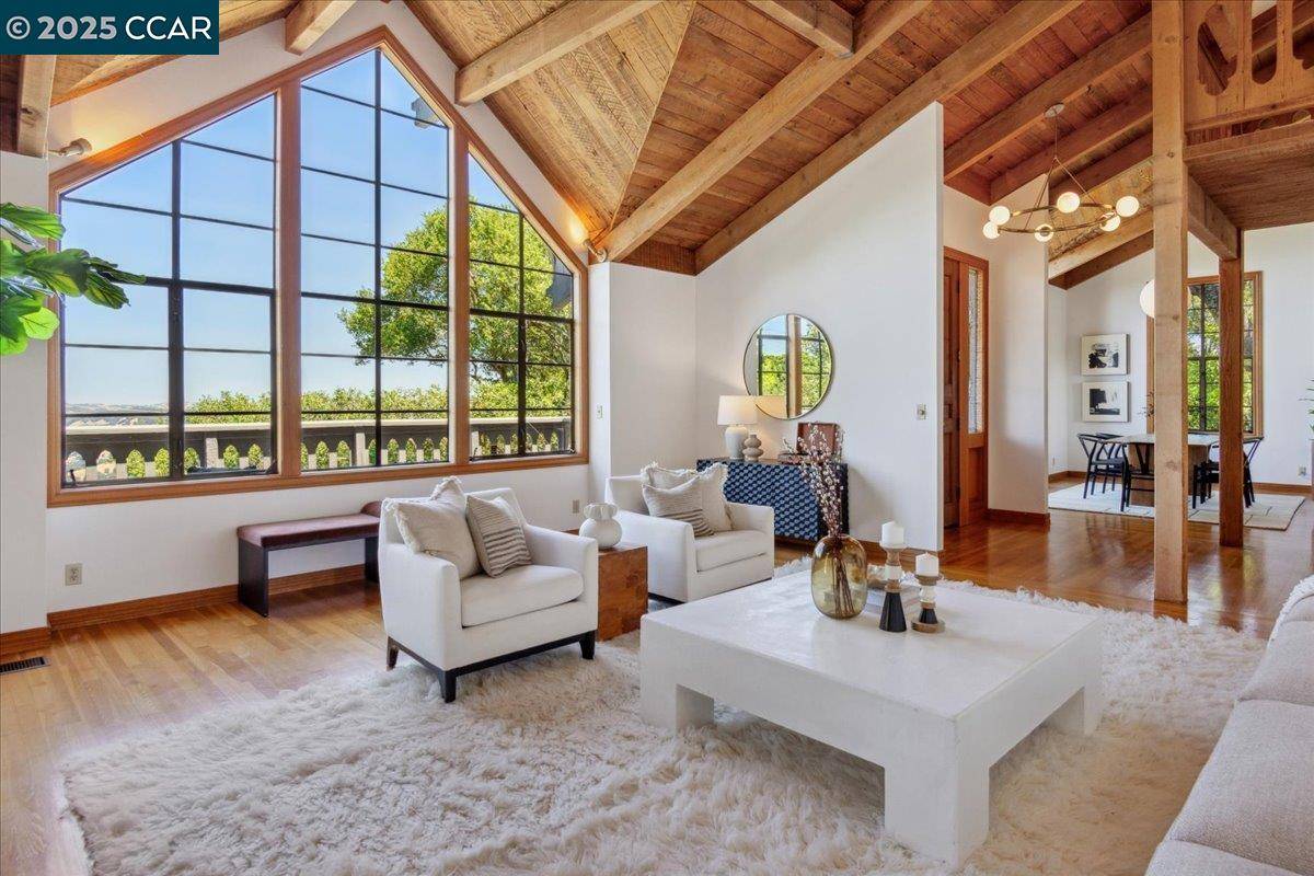 Orinda, CA 94563,357 El Toyonal