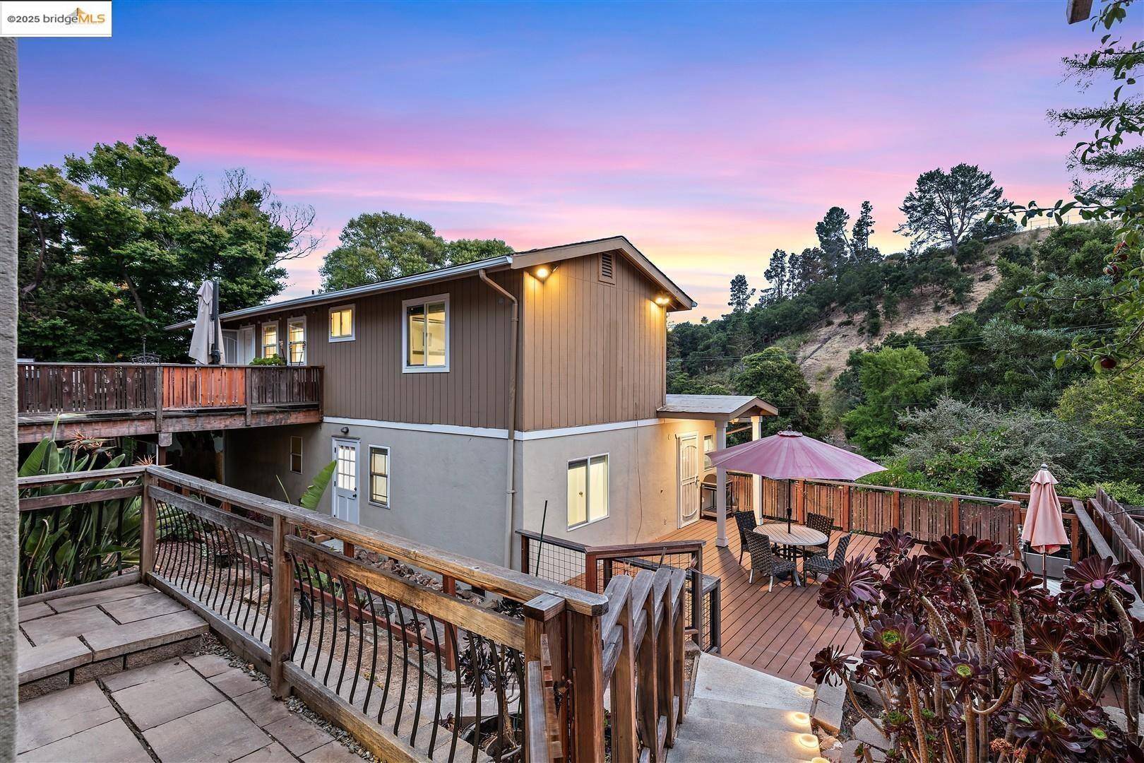Oakland, CA 94605,9244 Golf Links RD