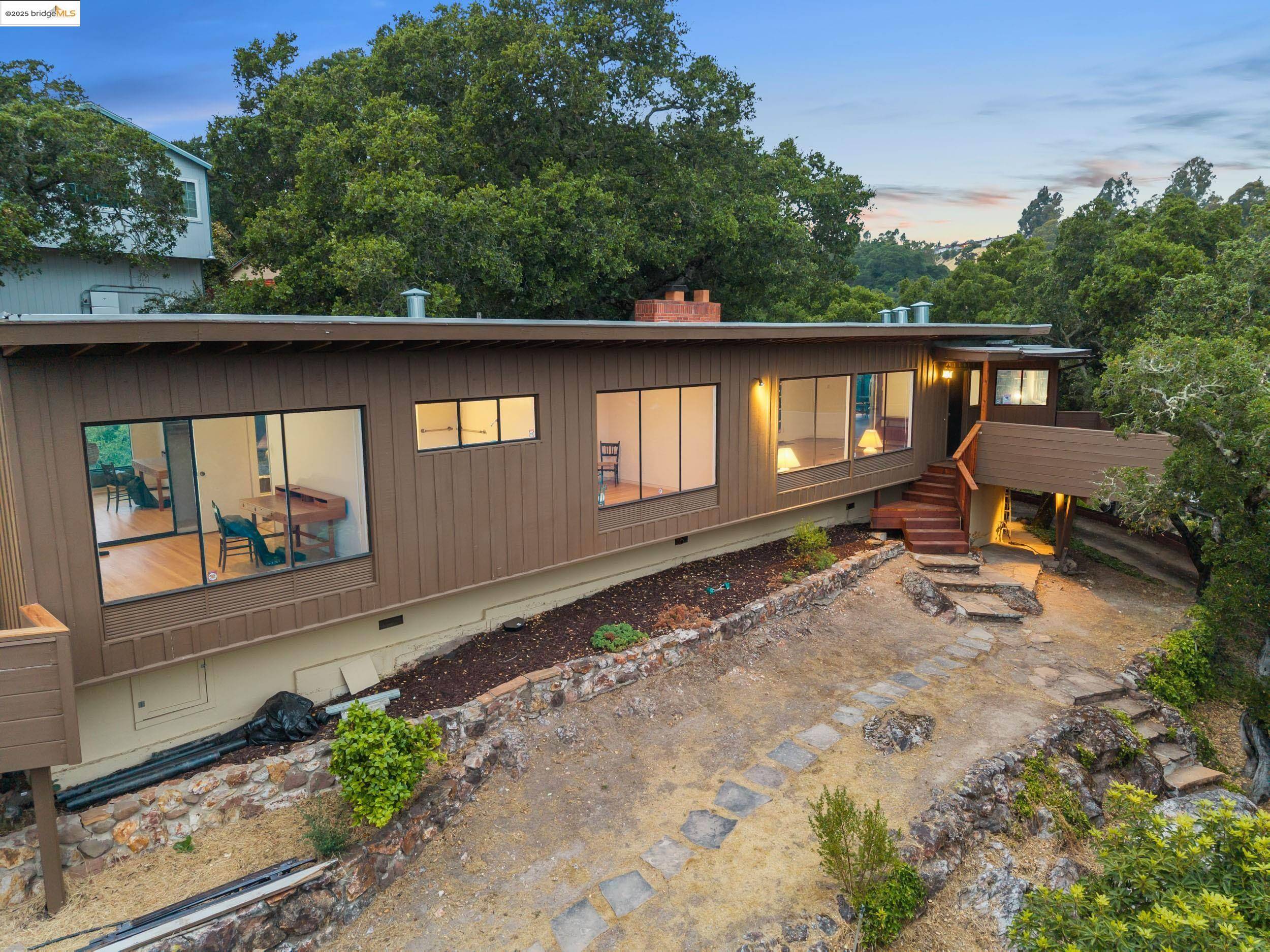 Oakland, CA 94605,4545 Oak Hill Rd