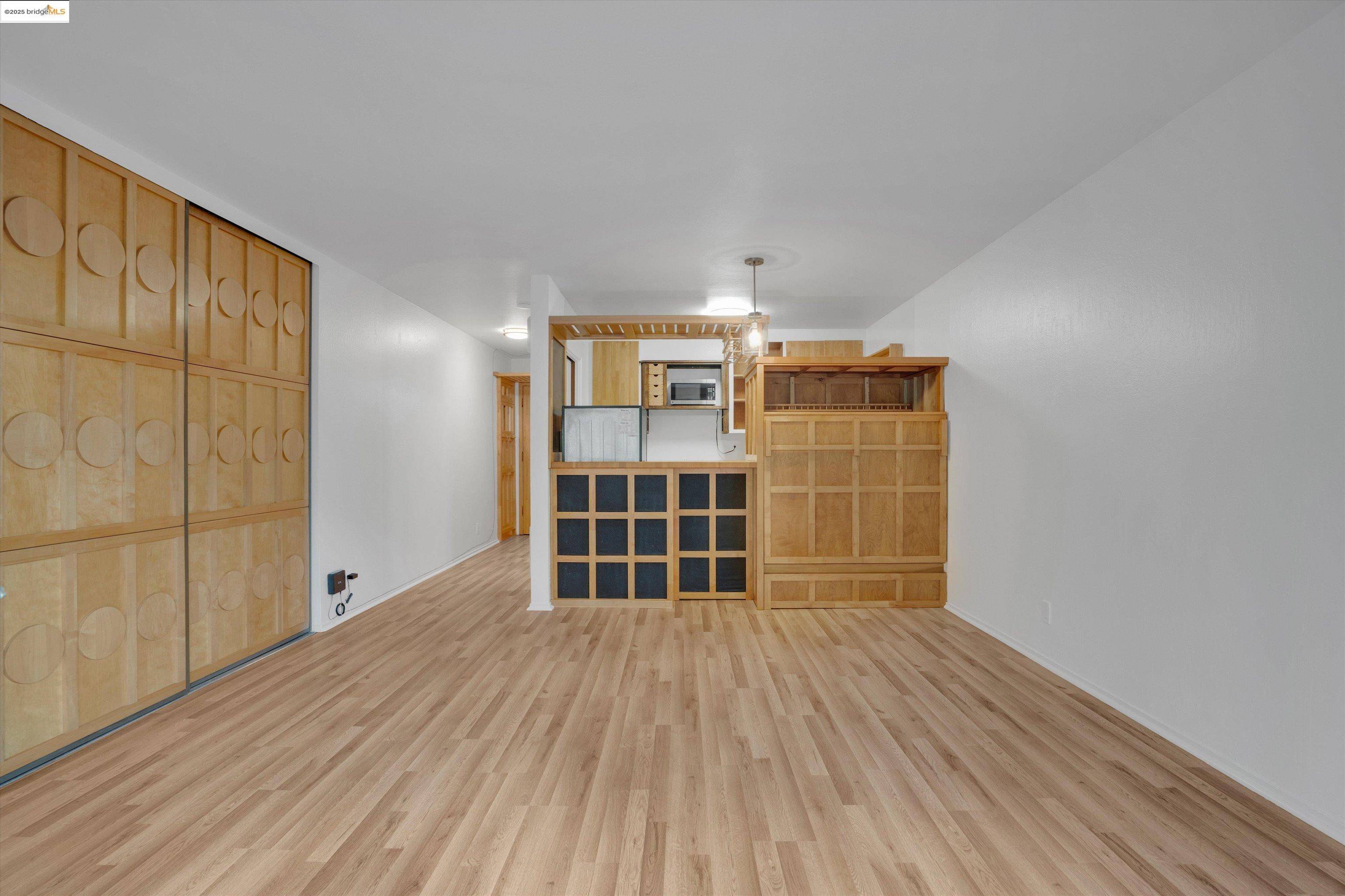 Oakland, CA 94610,425 Orange St #210