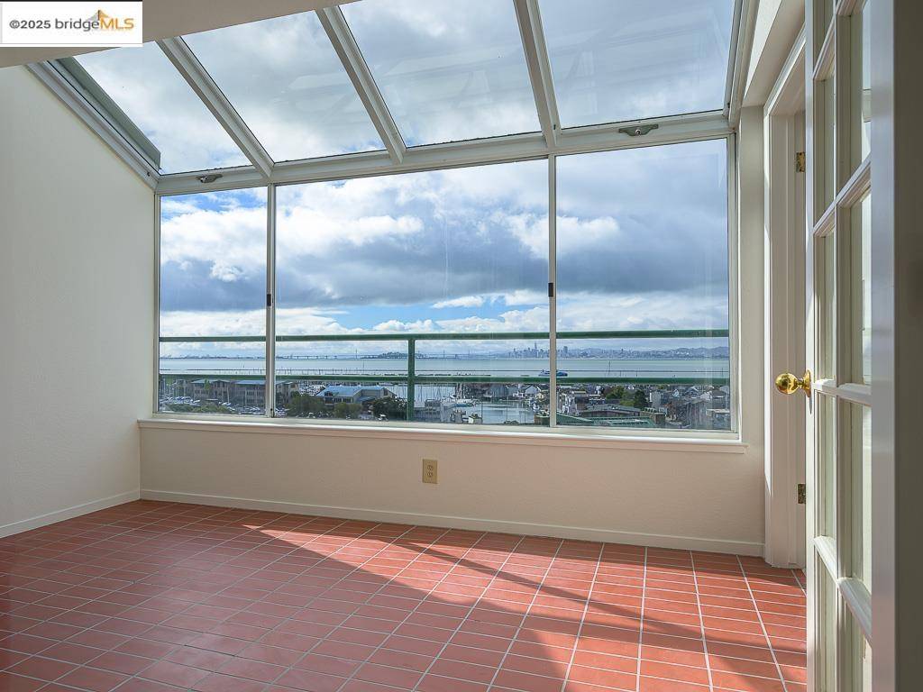 Richmond, CA 94801,1201 Brickyard Way #302