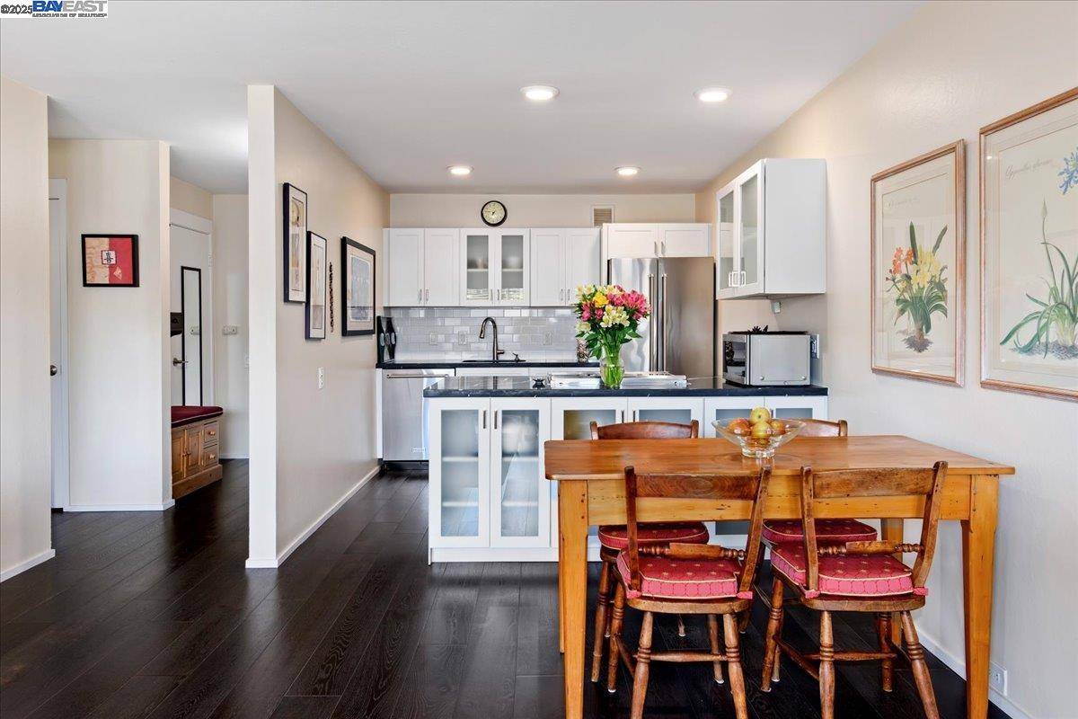 Oakland, CA 94611,323 Monte Vista Ave #303