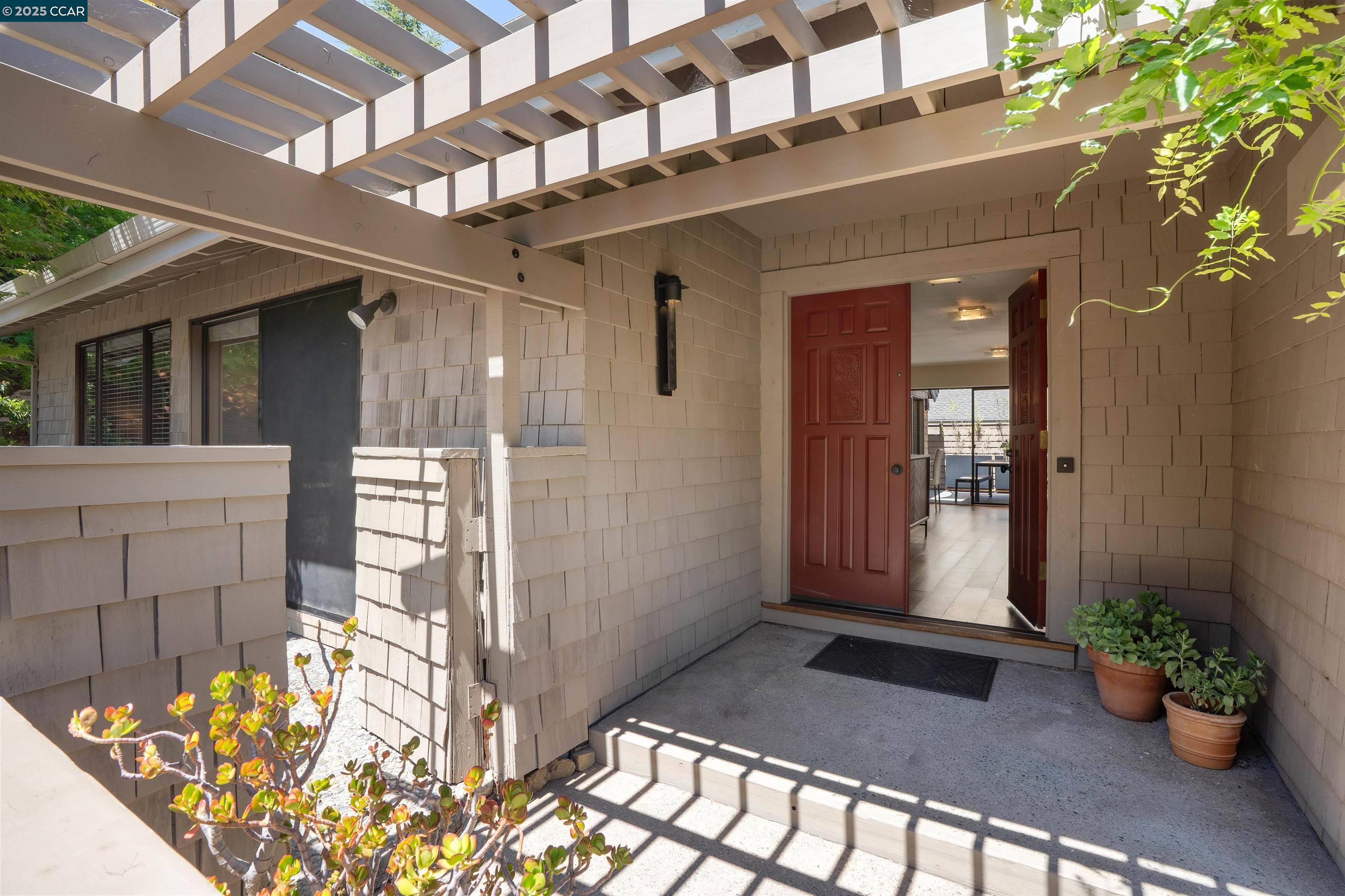 Orinda, CA 94563,404 Ridge Gate Road