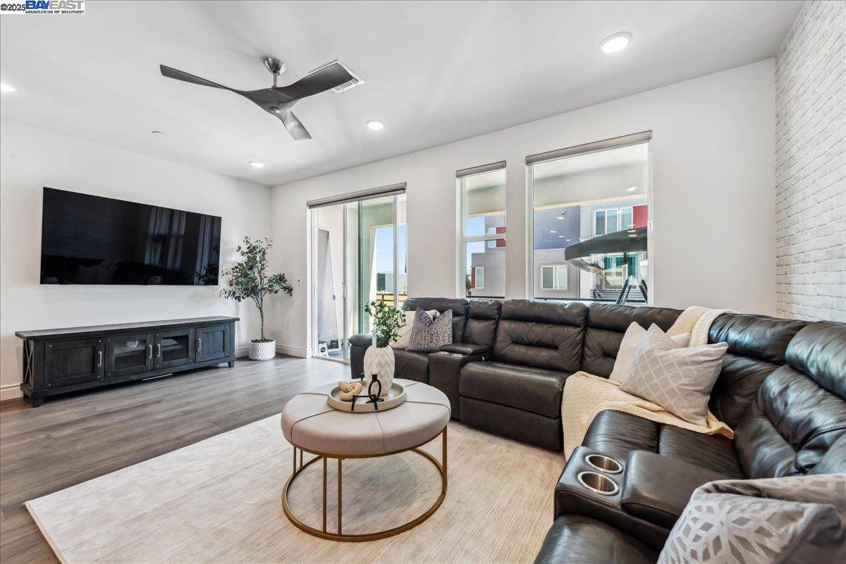 Dublin, CA 94568,3933 Eminence St