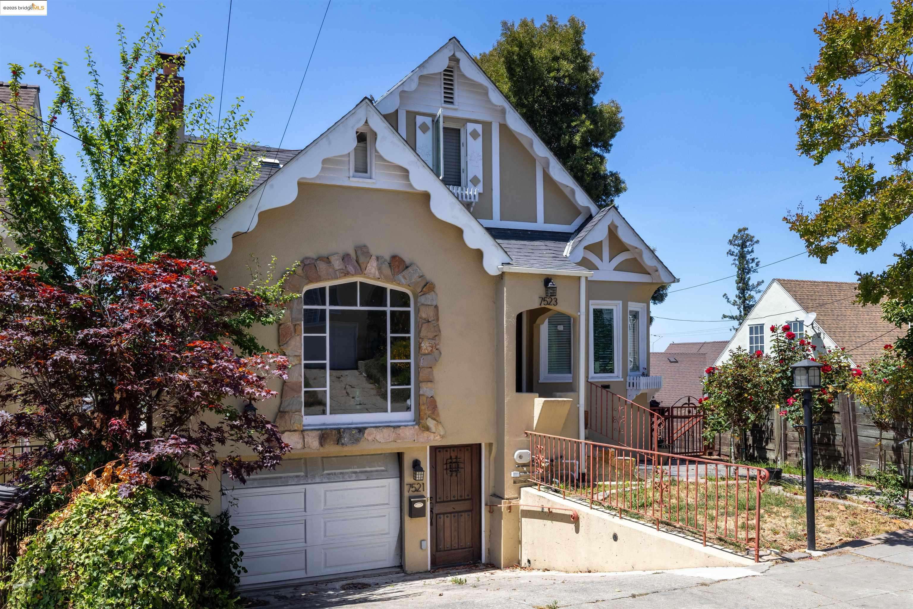 Oakland, CA 94605,7523 Outlook Ave