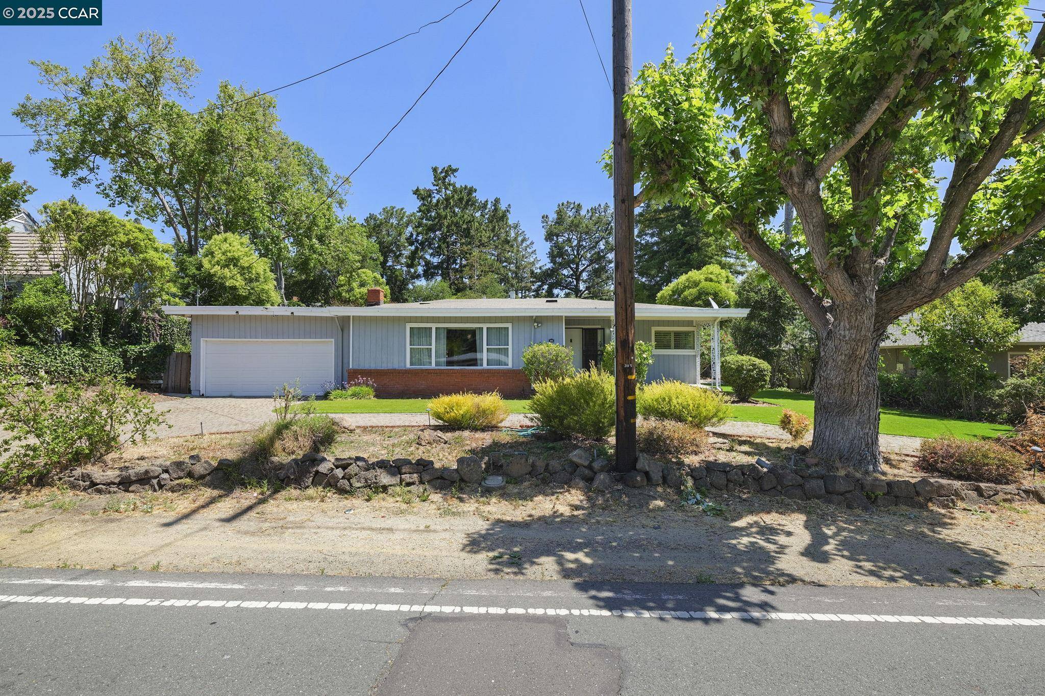 Orinda, CA 94563,305 Overhill Rd