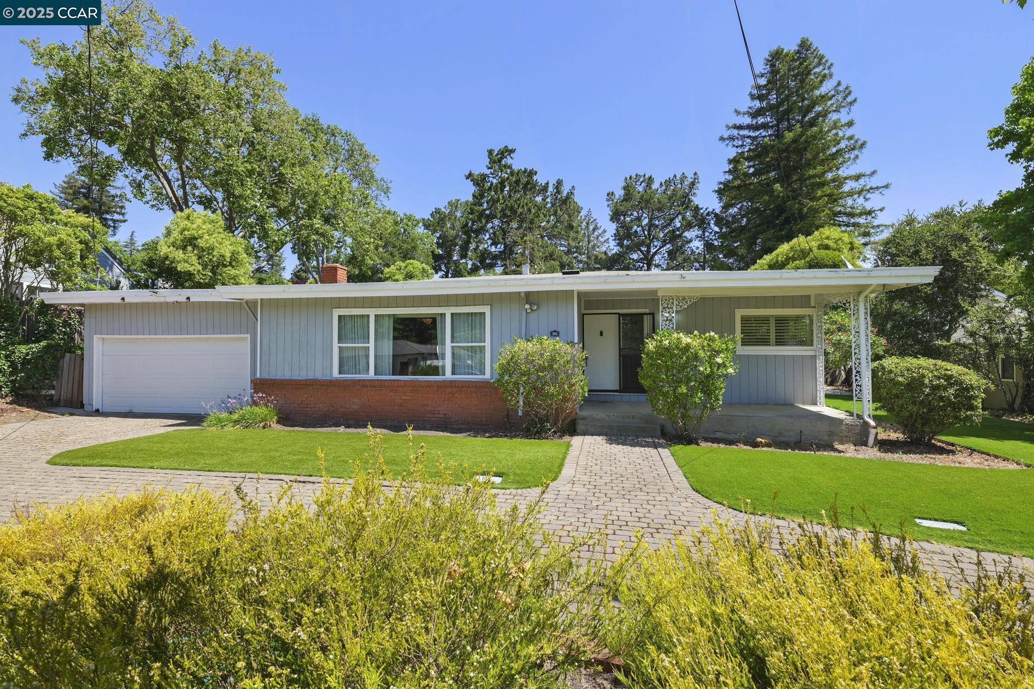 Orinda, CA 94563,305 Overhill Rd