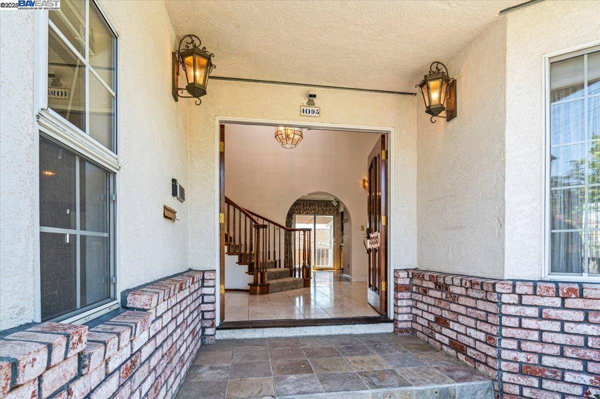 Castro Valley, CA 94546,4095 Robin Ln
