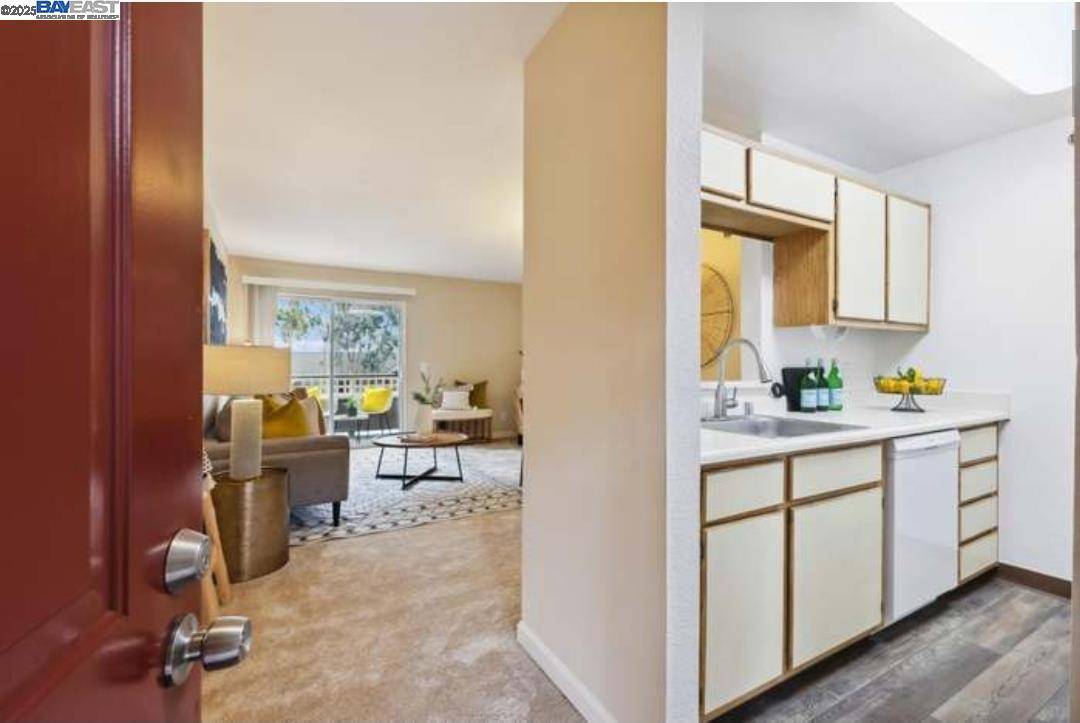 Hayward, CA 94544,680 Dartmore Lane #260