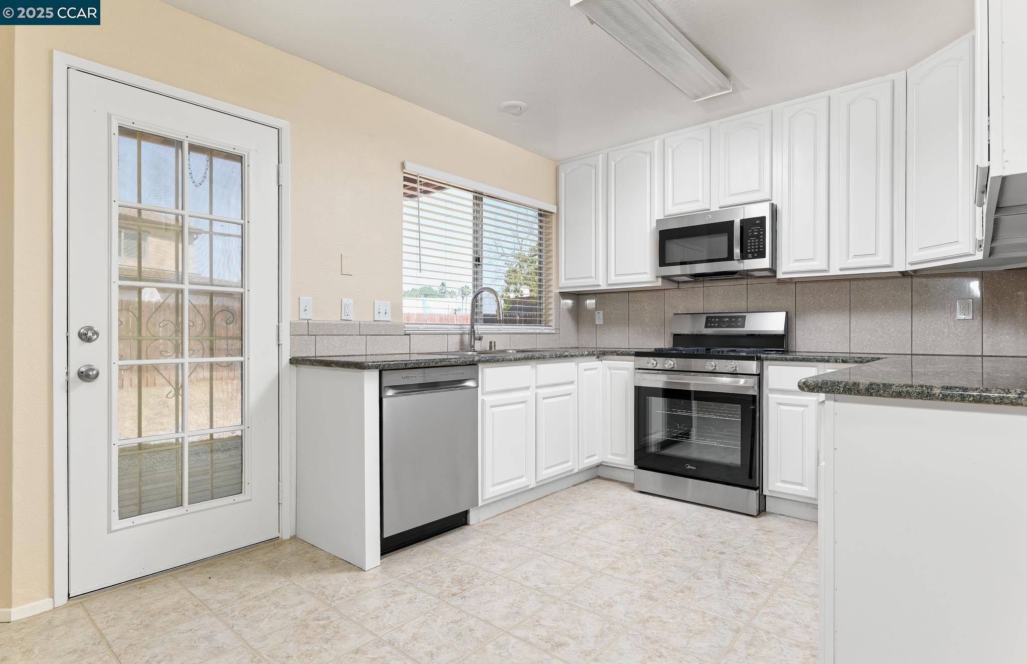 Sacramento, CA 95823,5225 Yvette Way