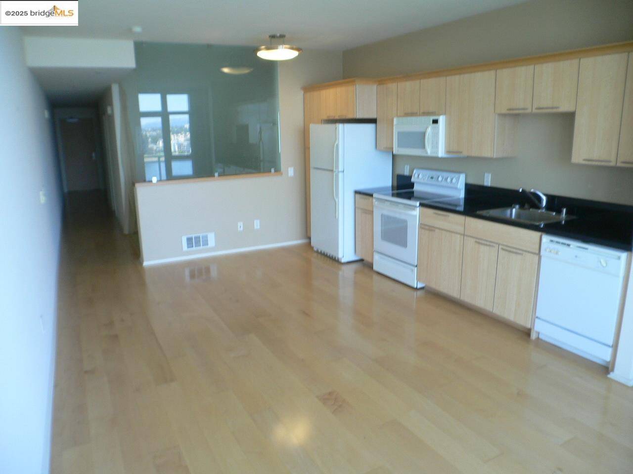 Oakland, CA 94612,1 Lakeside #1006