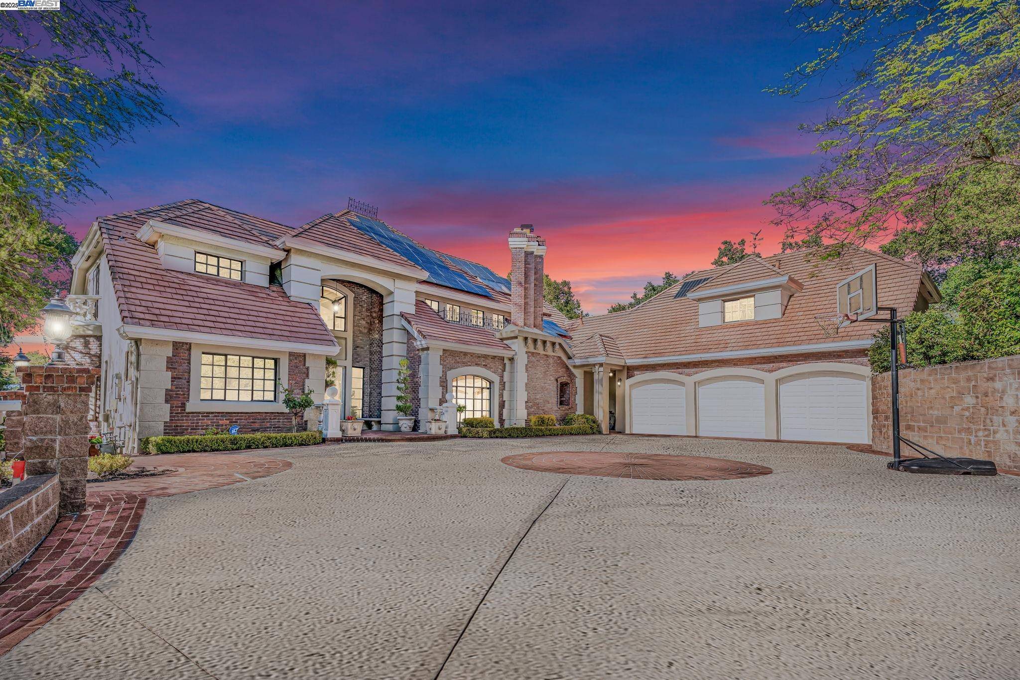 Alamo, CA 94507,219 Valley Oaks Dr