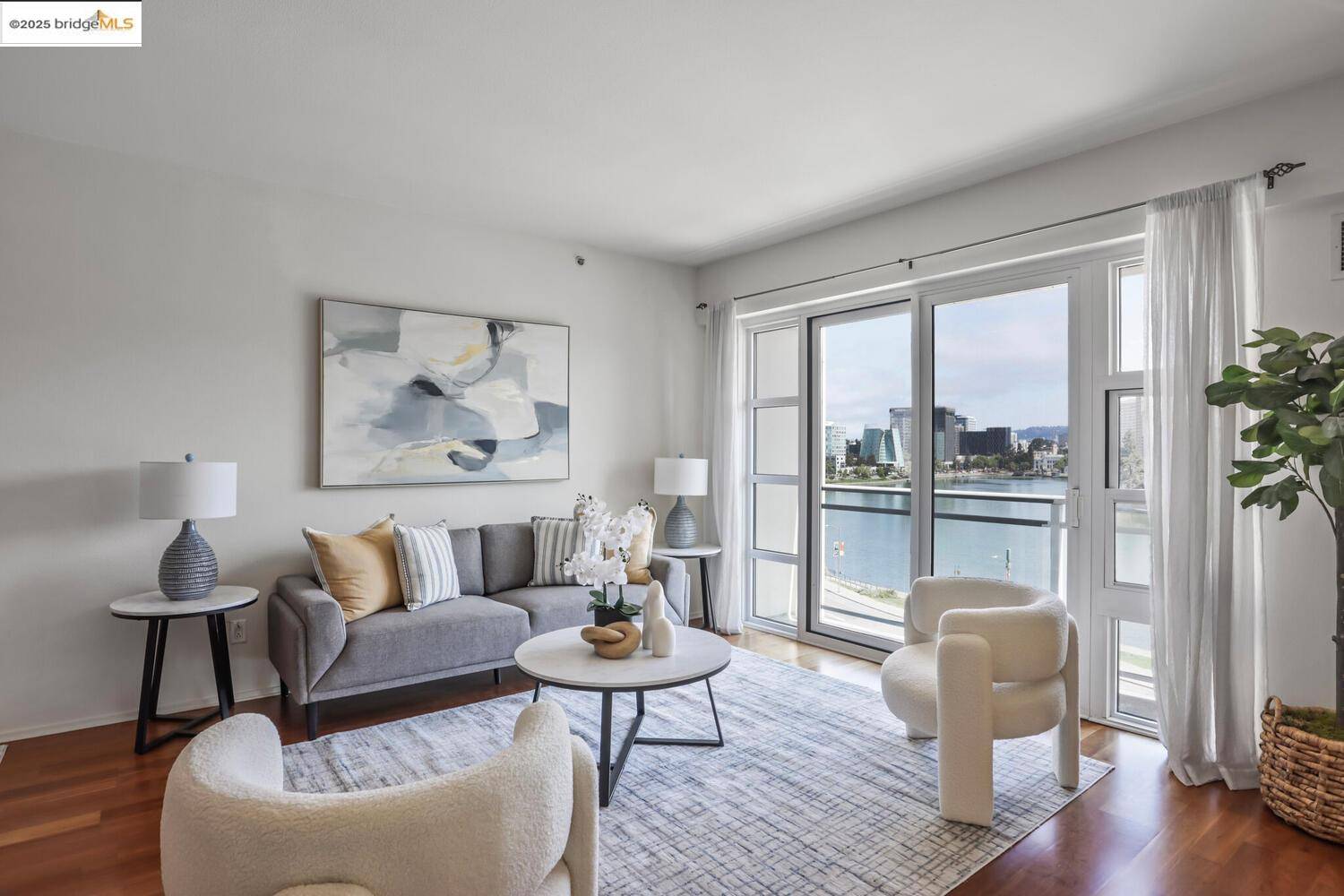 Oakland, CA 94612,1 Lakeside #611