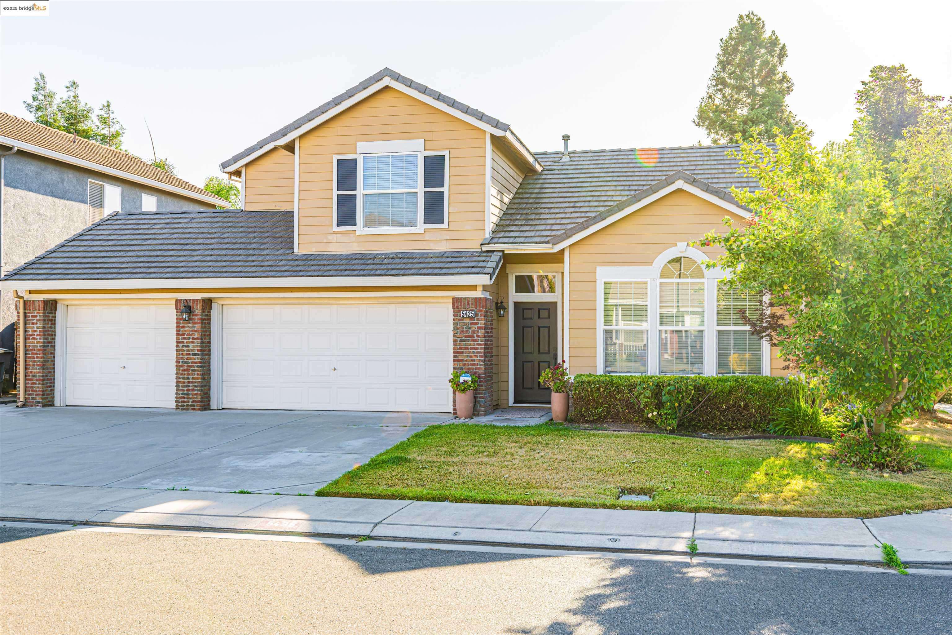 Riverbank, CA 95367,5425 Spur St