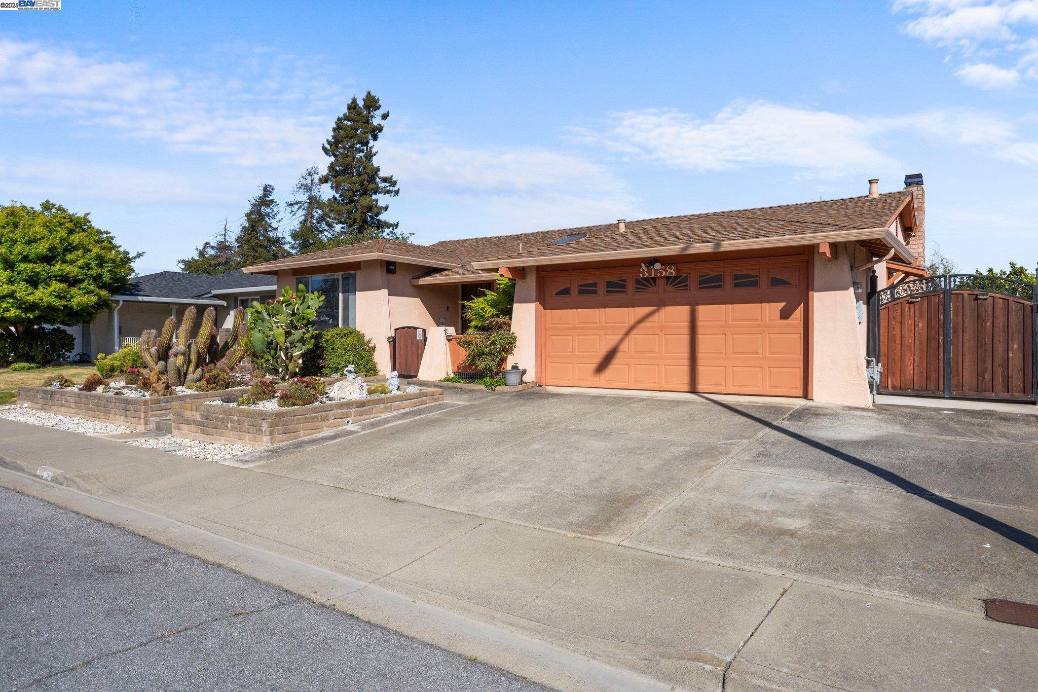 Fremont, CA 94555,3158 Warwick Rd