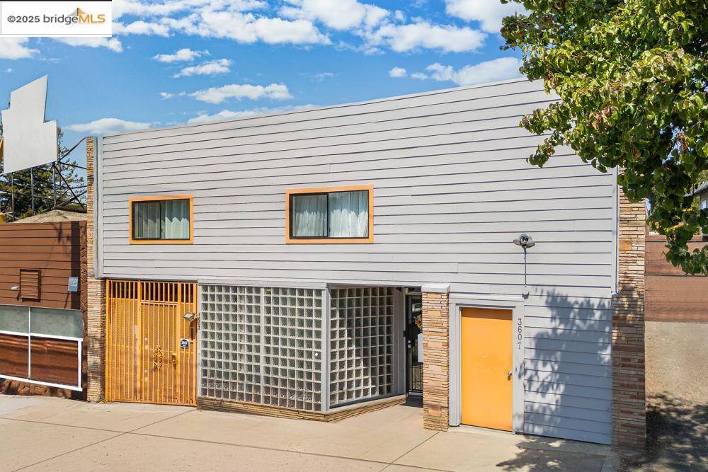 Oakland, CA 94602,3607 Maple Ave