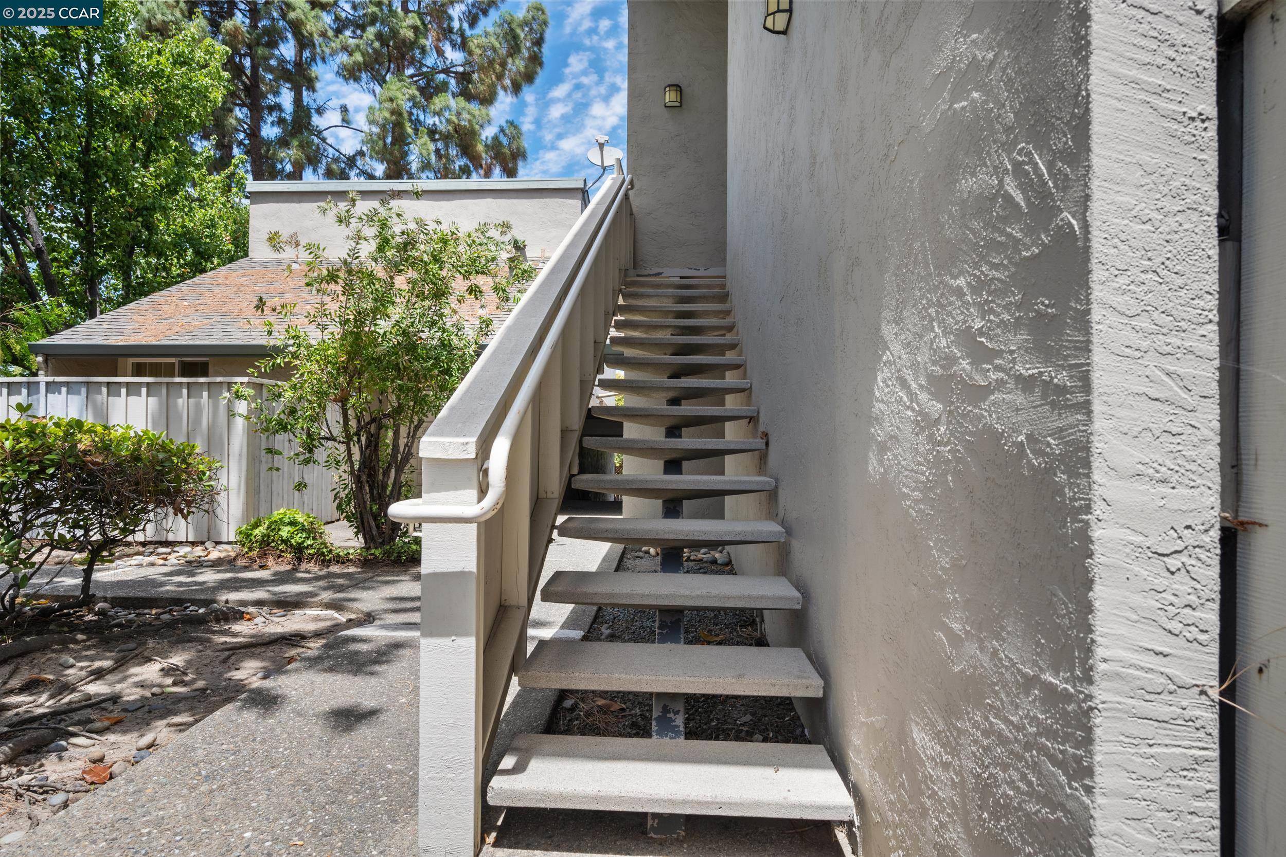Pleasant Hill, CA 94523,2418 Pleasant Hill Rd. #5
