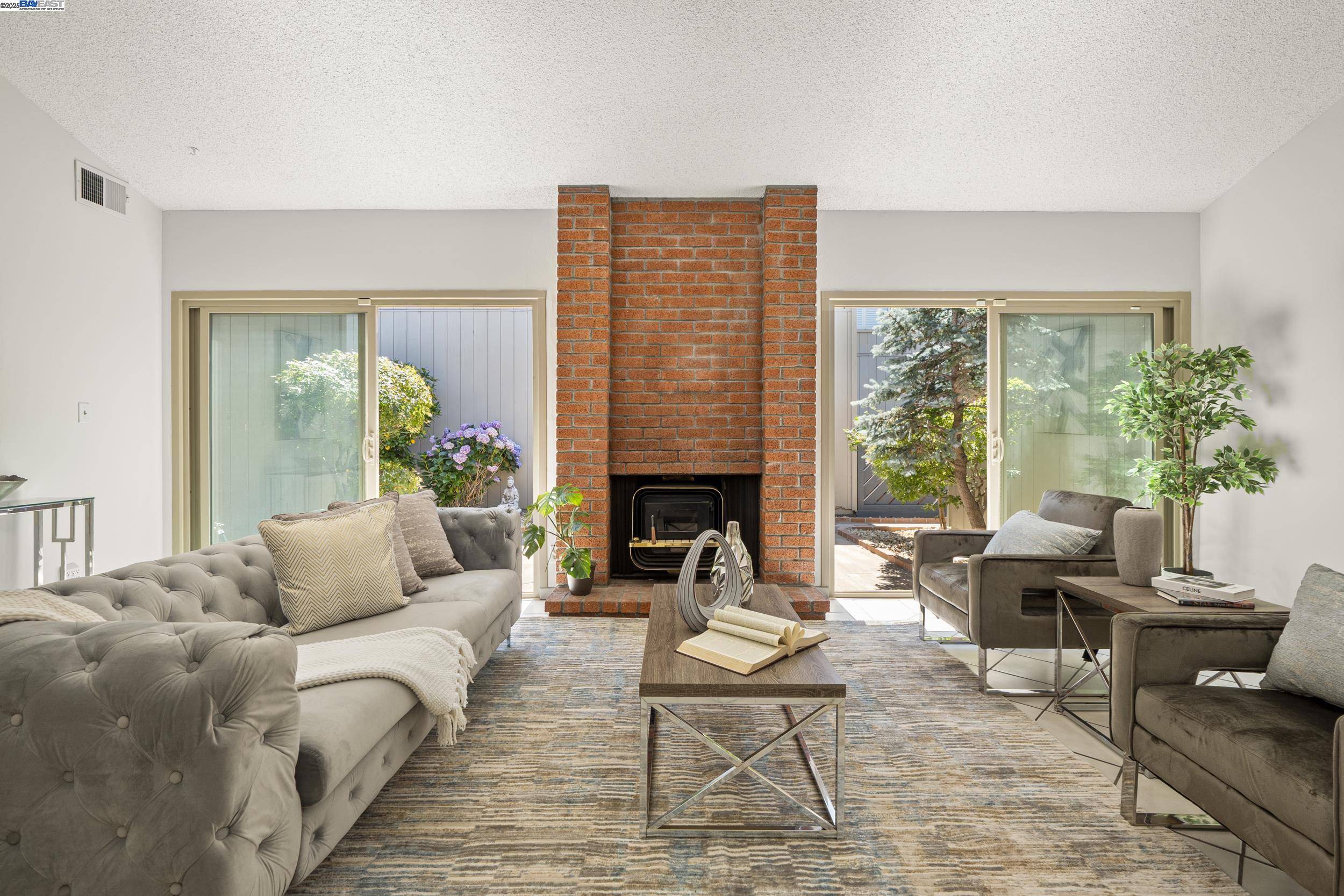 Alameda, CA 94502,3527 Magnolia Dr