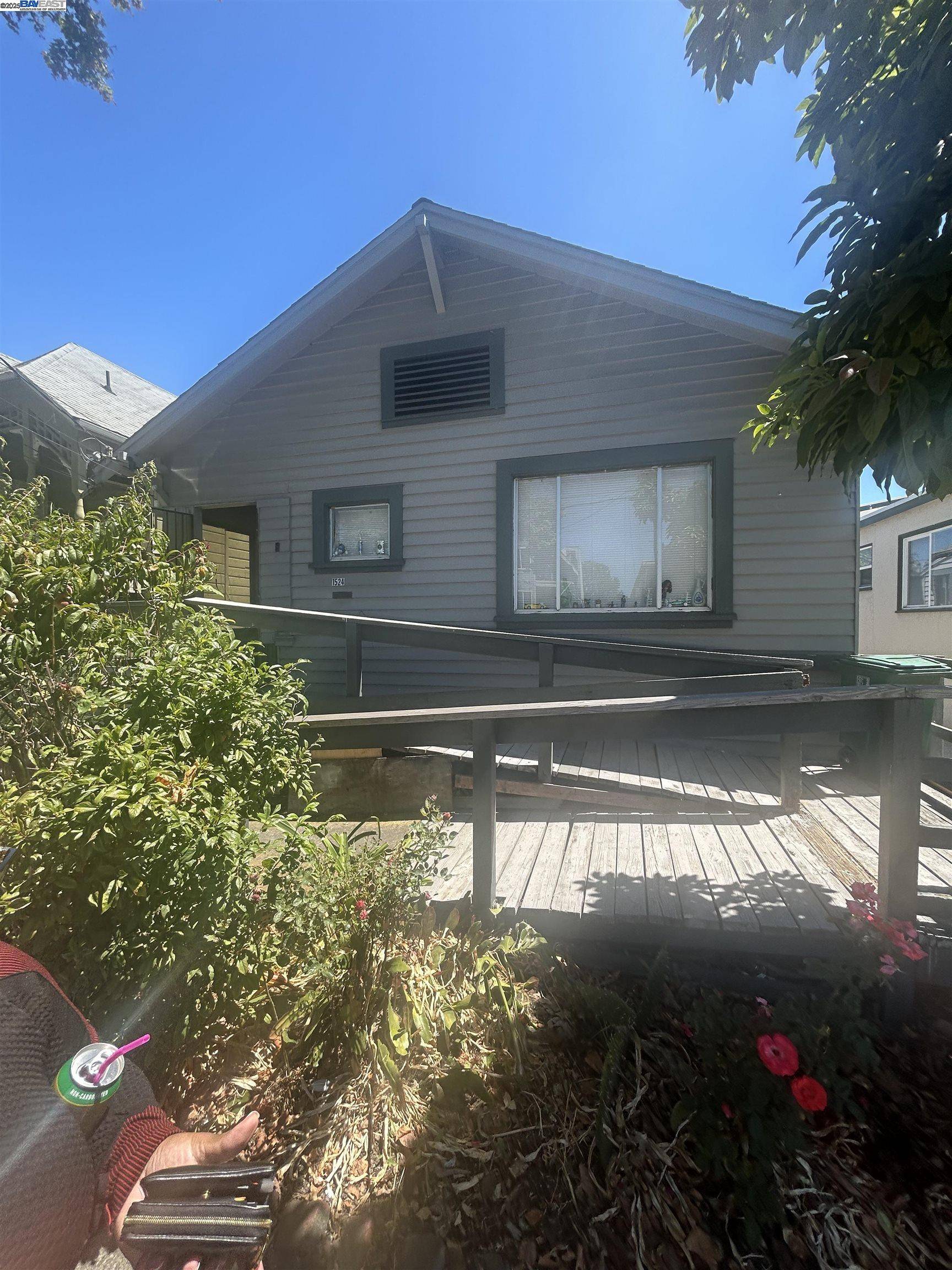 Berkeley, CA 94703,1524 Alcatraz Ave