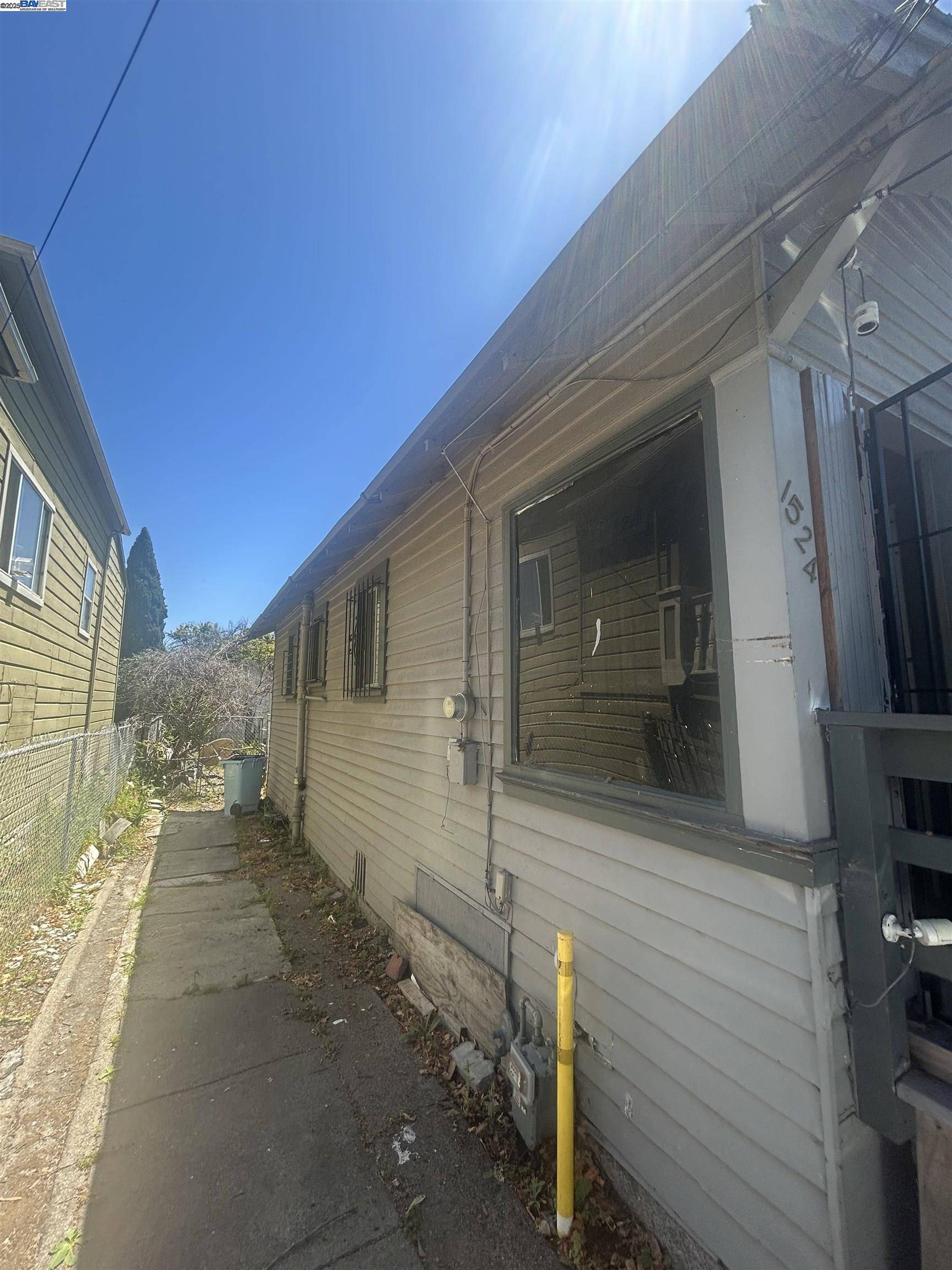 Berkeley, CA 94703,1524 Alcatraz Ave