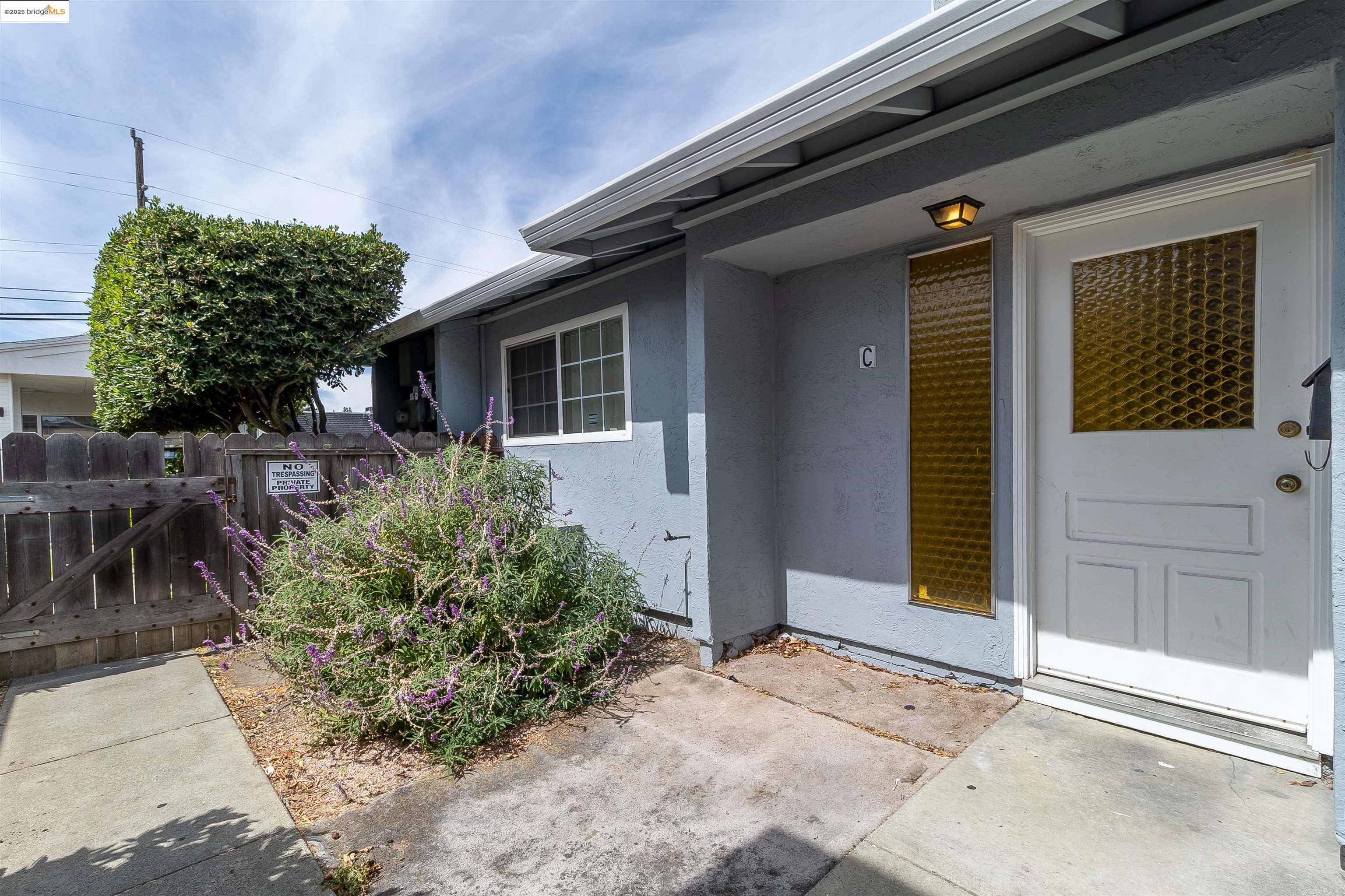 Concord, CA 94518,1064 Mohr Ln #C