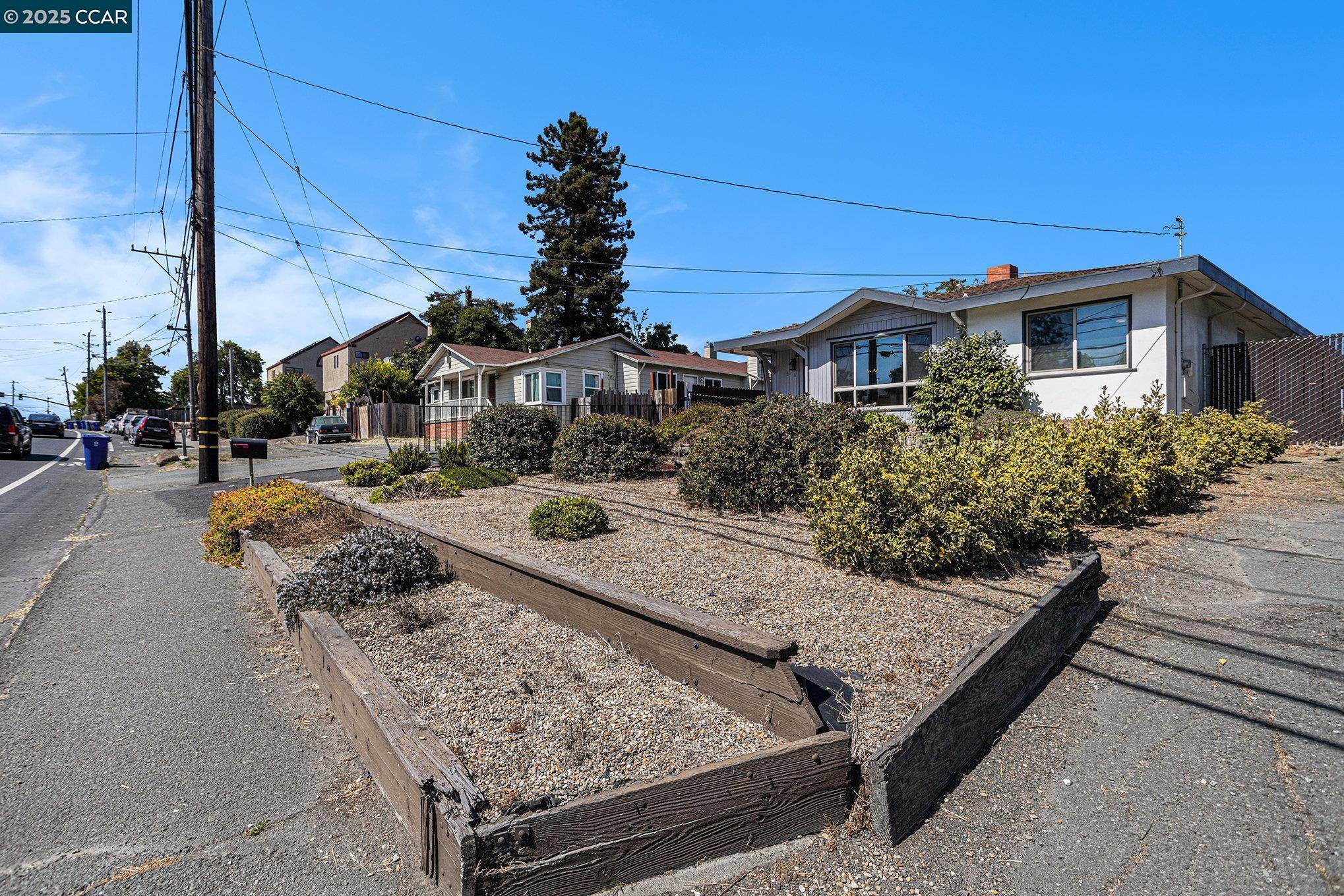 El Sobrante, CA 94803,876 Appian Way