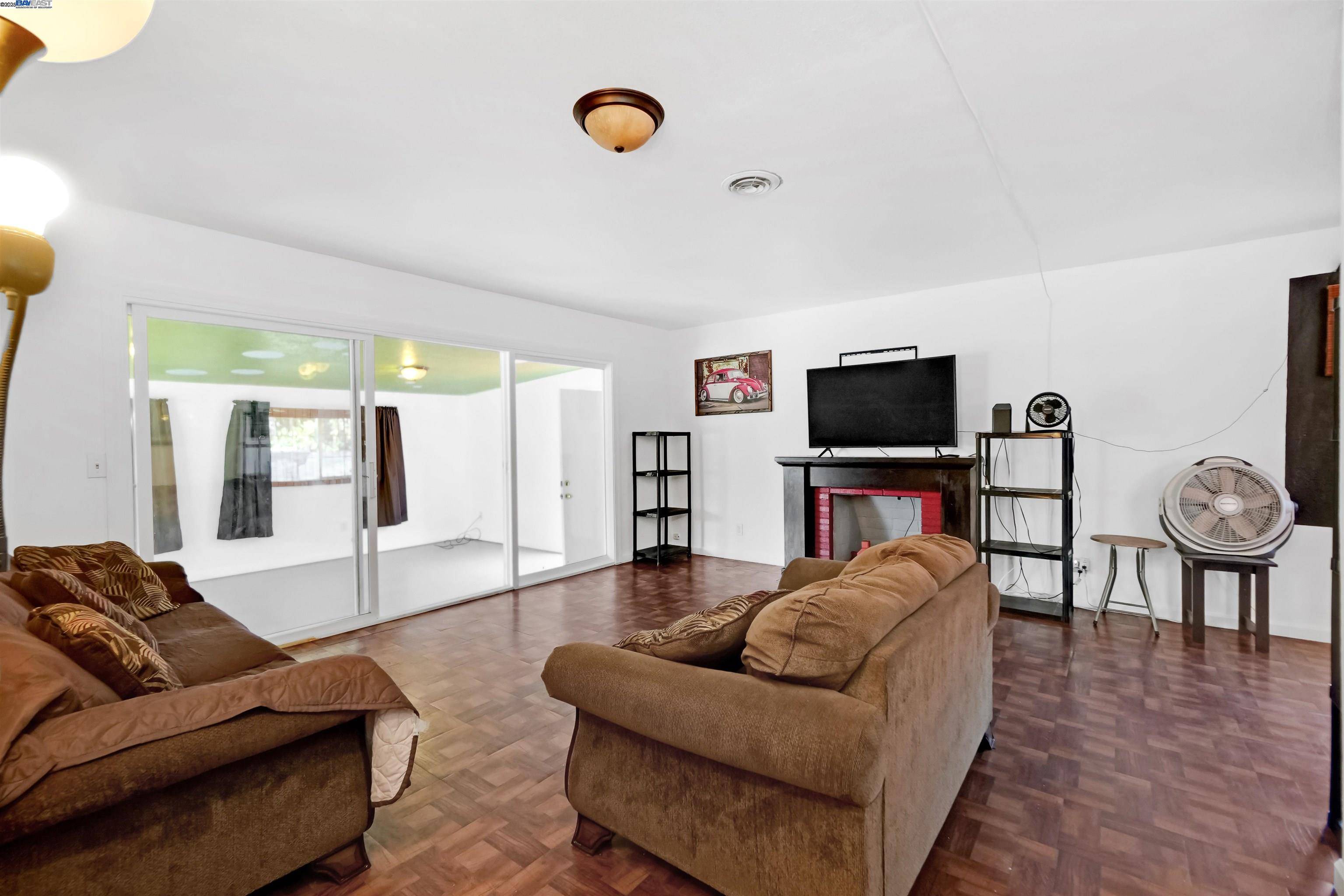 Hayward, CA 94544,26361 Huntwood Aave