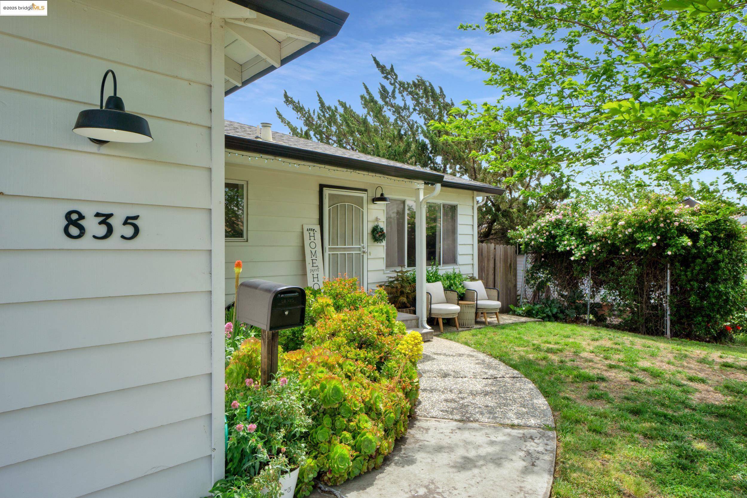 Rio Vista, CA 94571,835 Elm Way
