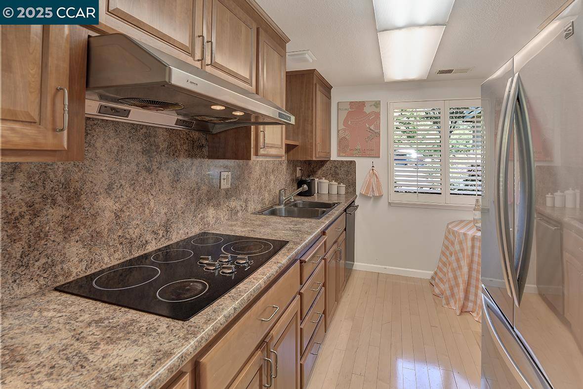 Walnut Creek, CA 94595,1514 Stanley Dollar Dr #2A