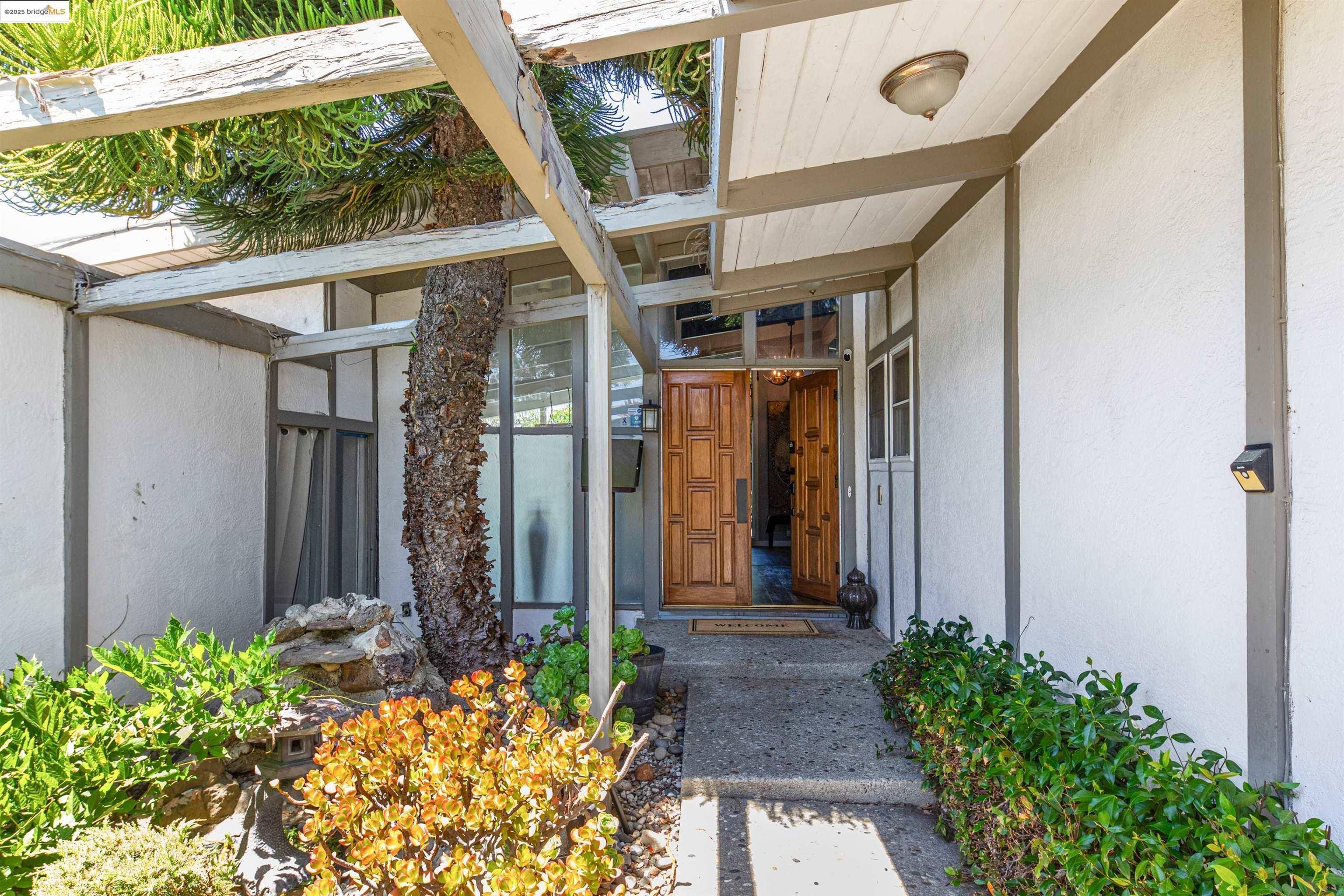 Hayward, CA 94541,3474 Bridle Dr