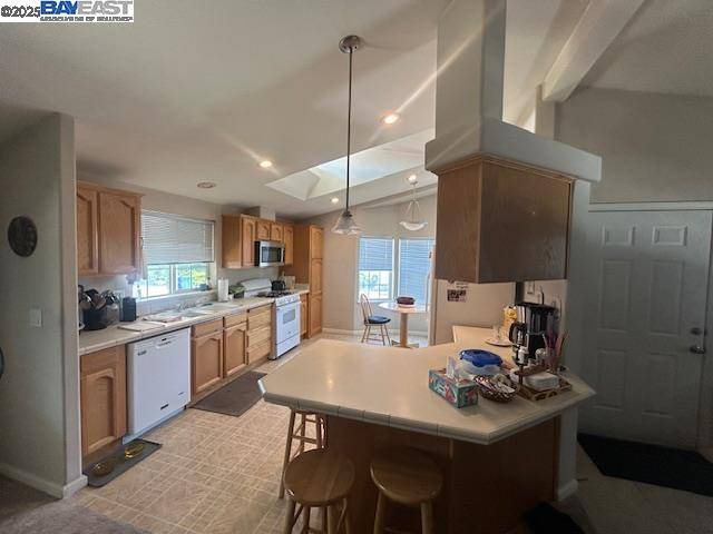 San Leandro, CA 94579,117 Santa Teresa