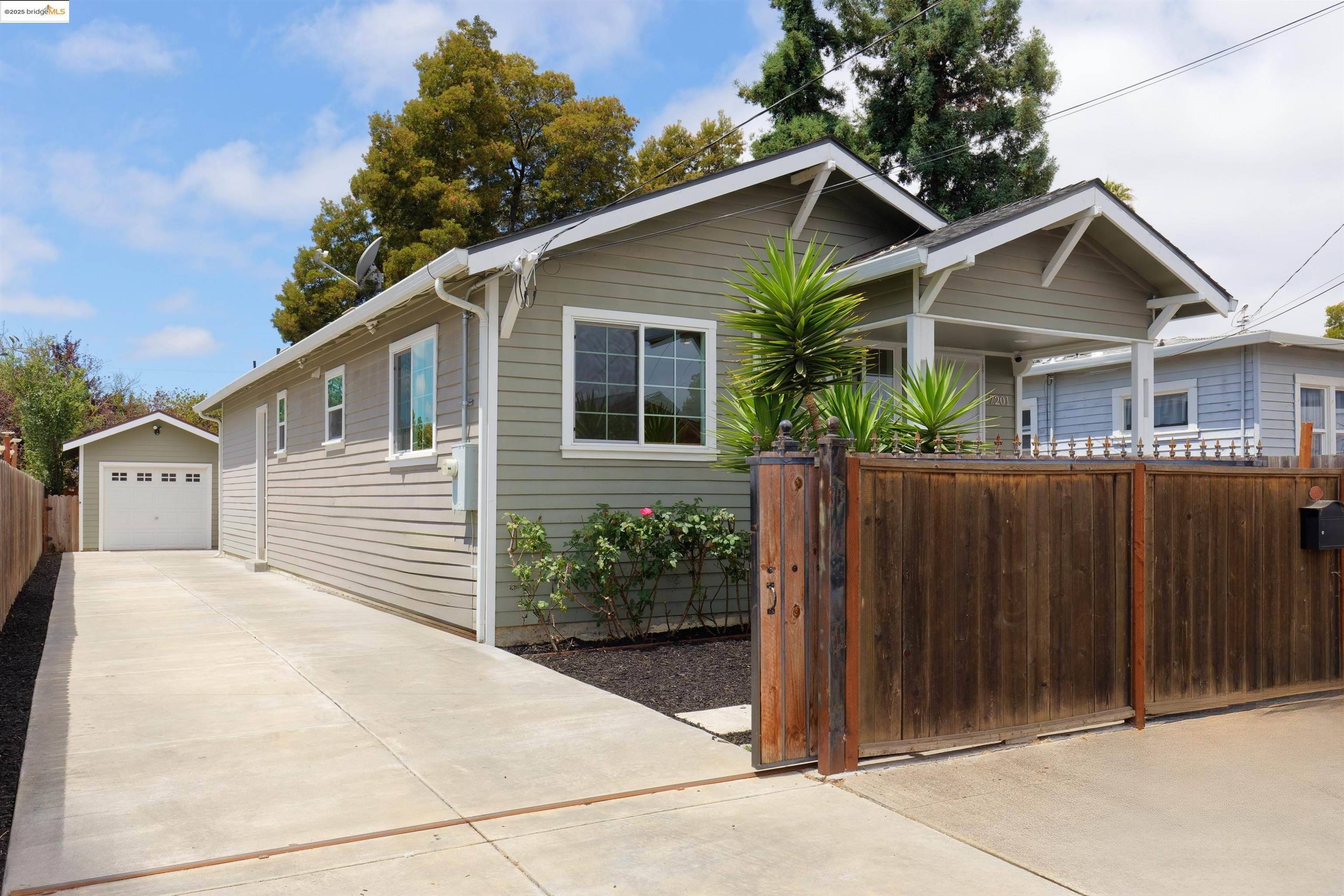 Oakland, CA 94621,7201 Lockwood St