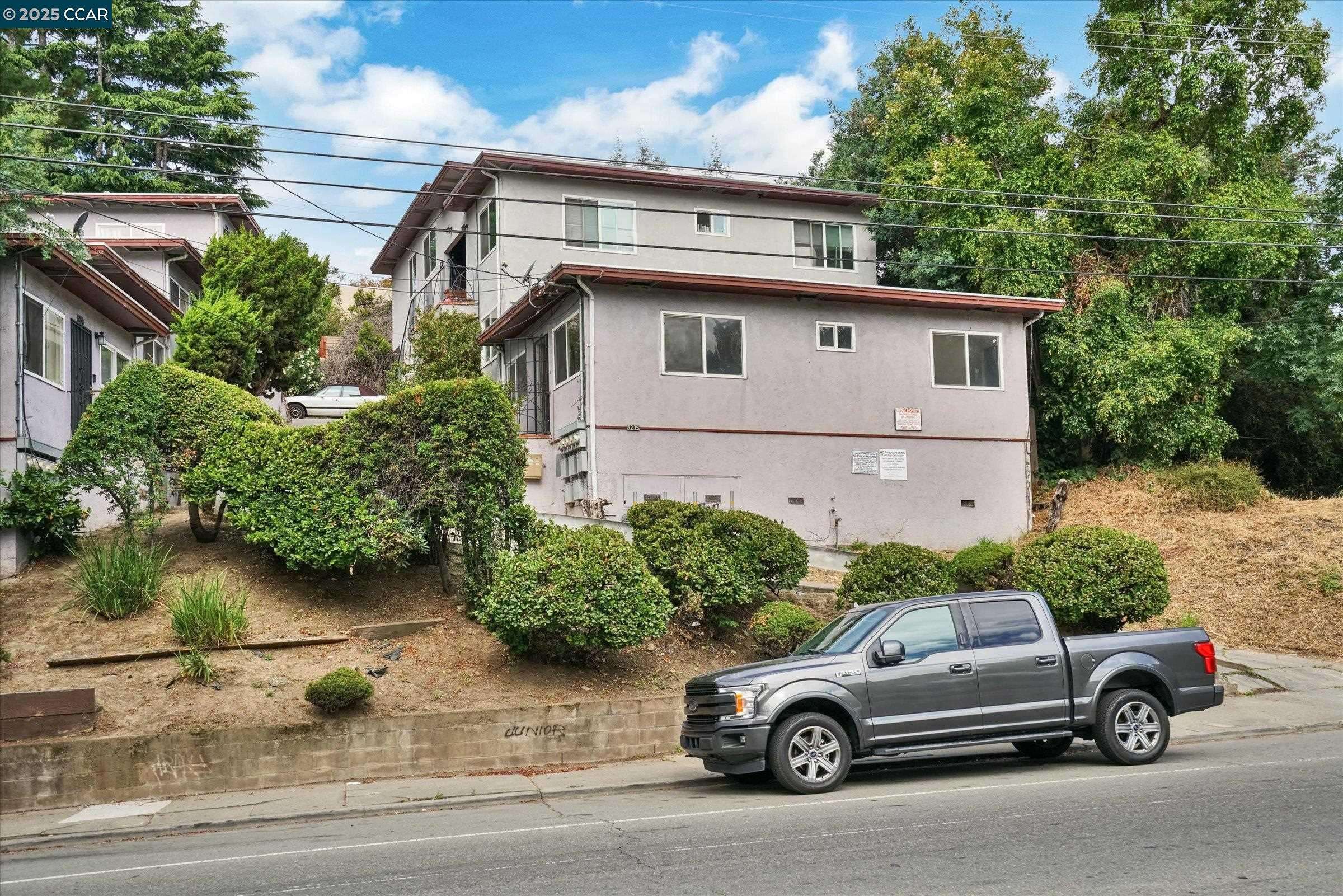 Oakland, CA 94619,5235 Macarthur Blvd