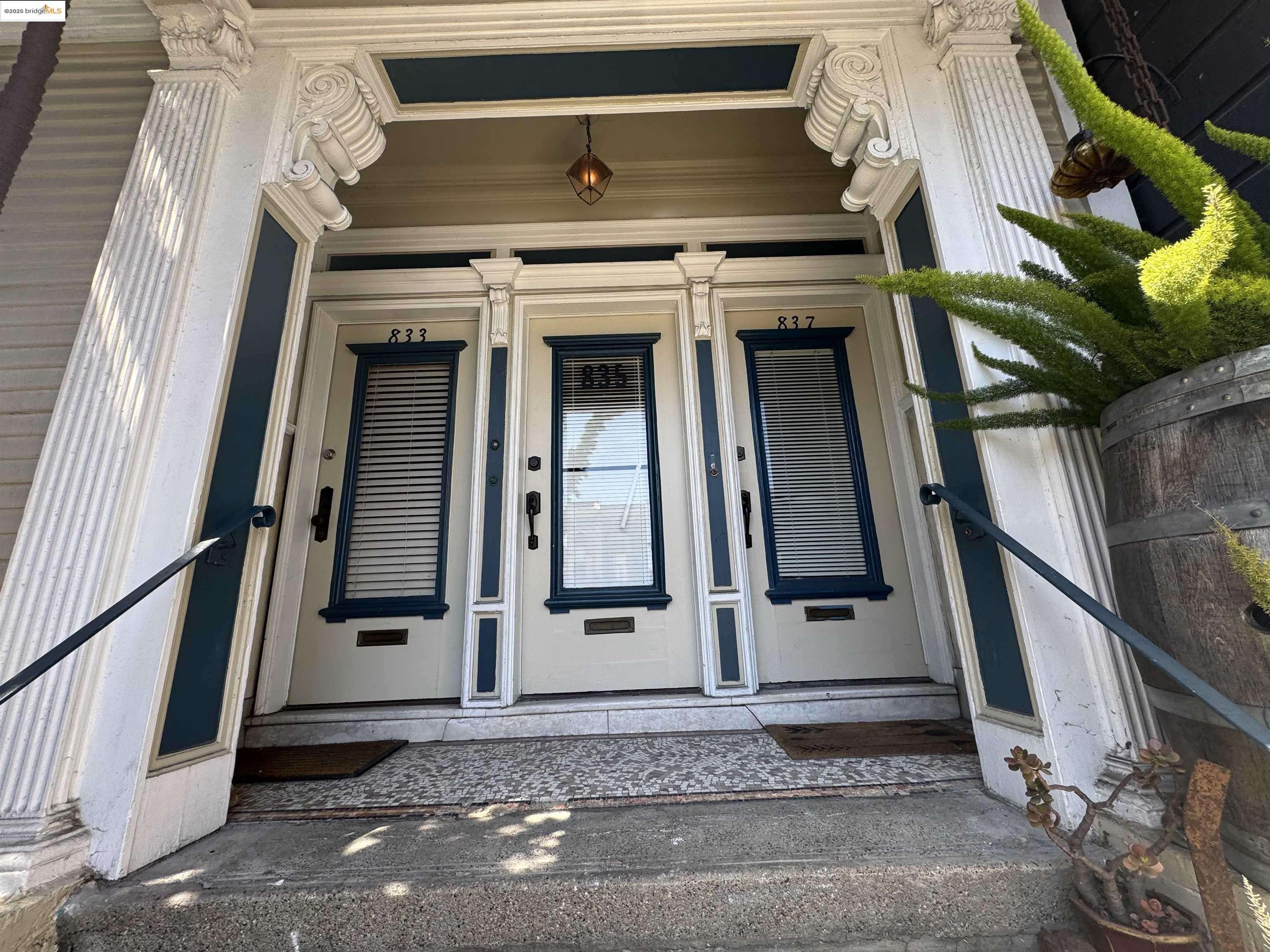 San Francisco, CA 94117,833 Scott St
