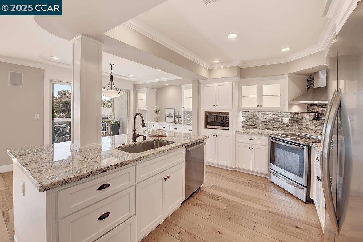 Walnut Creek, CA 94595,2501 Pine Knoll Dr #8