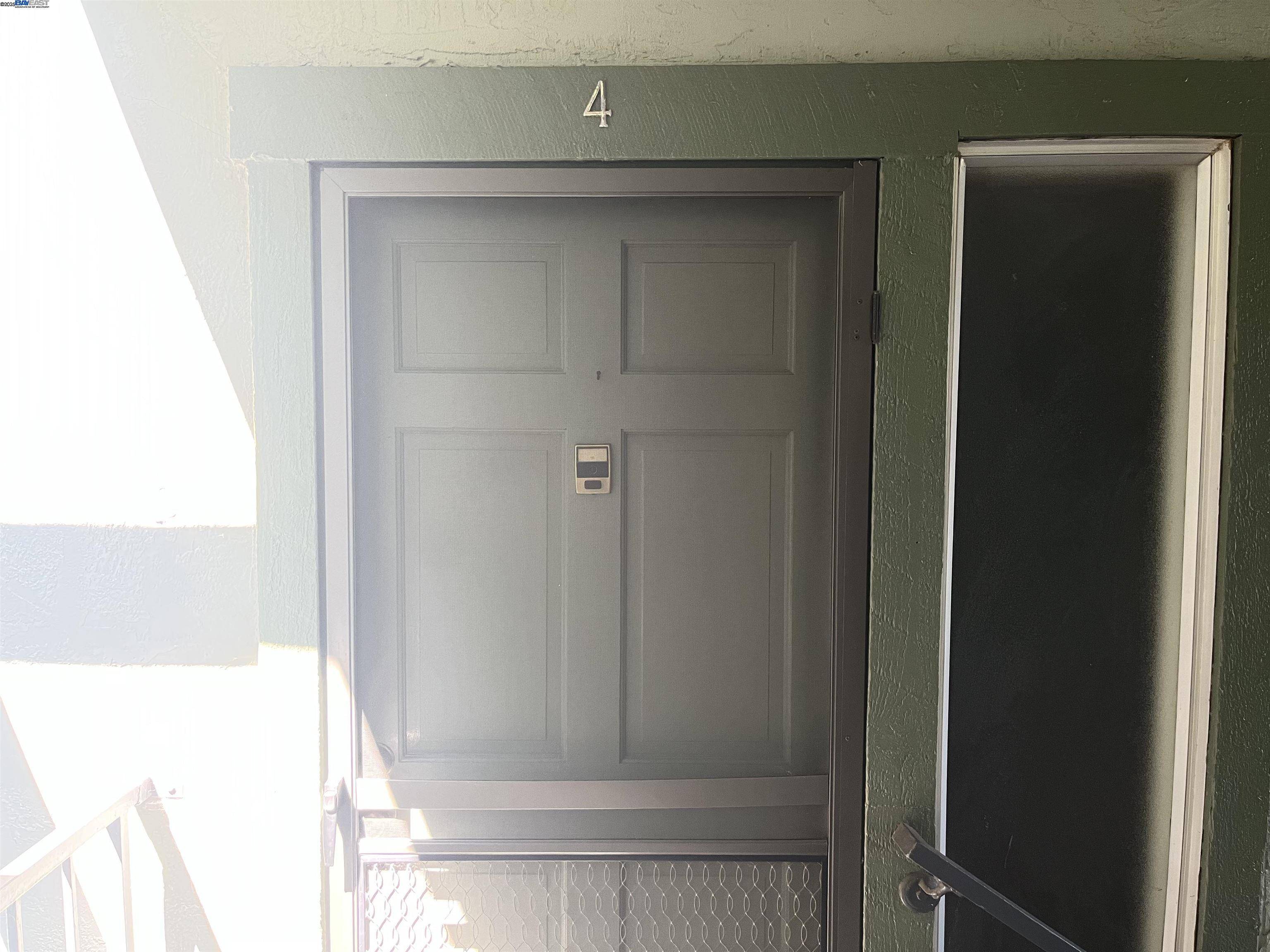 El Sobrante, CA 94803,5278 San Pablo Dam Rd. #4