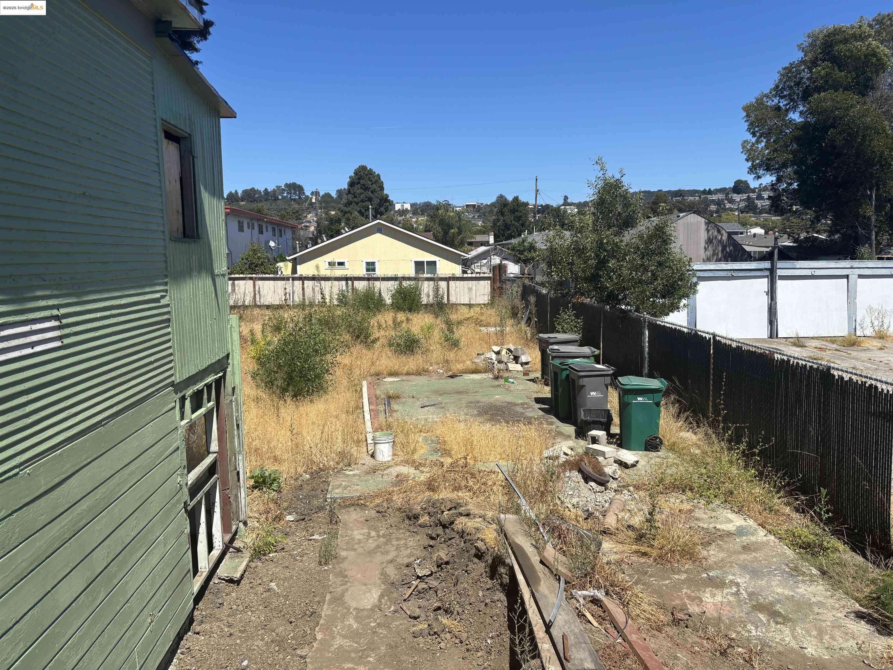 Oakland, CA 94603,9502 Olive St