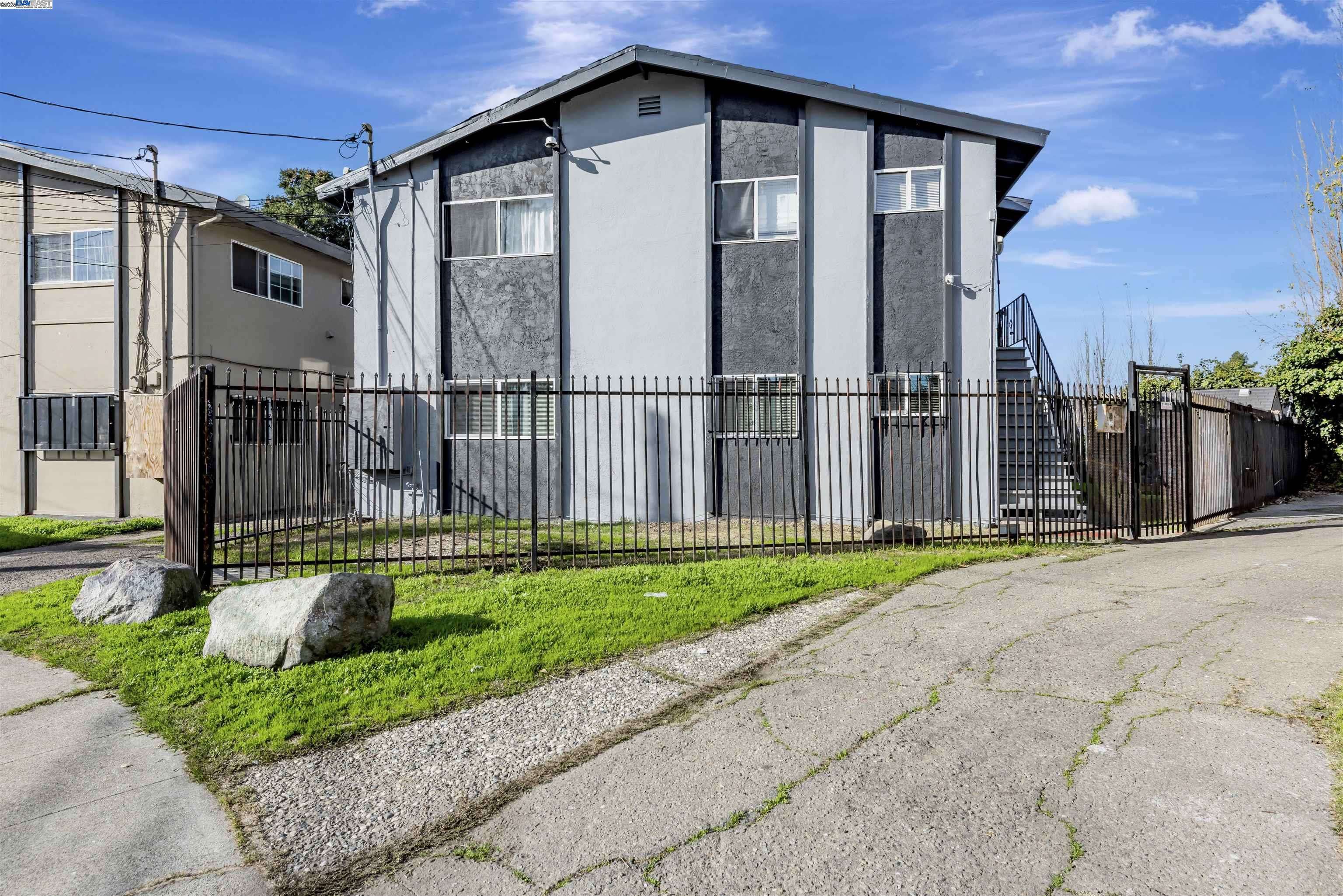 Oakland, CA 94603,107 Catron Dr