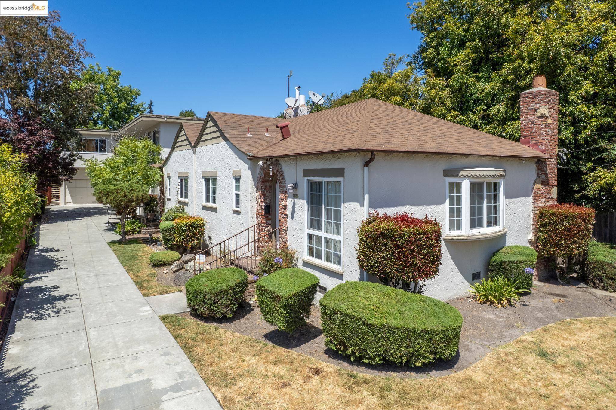 Oakland, CA 94609,574 66th