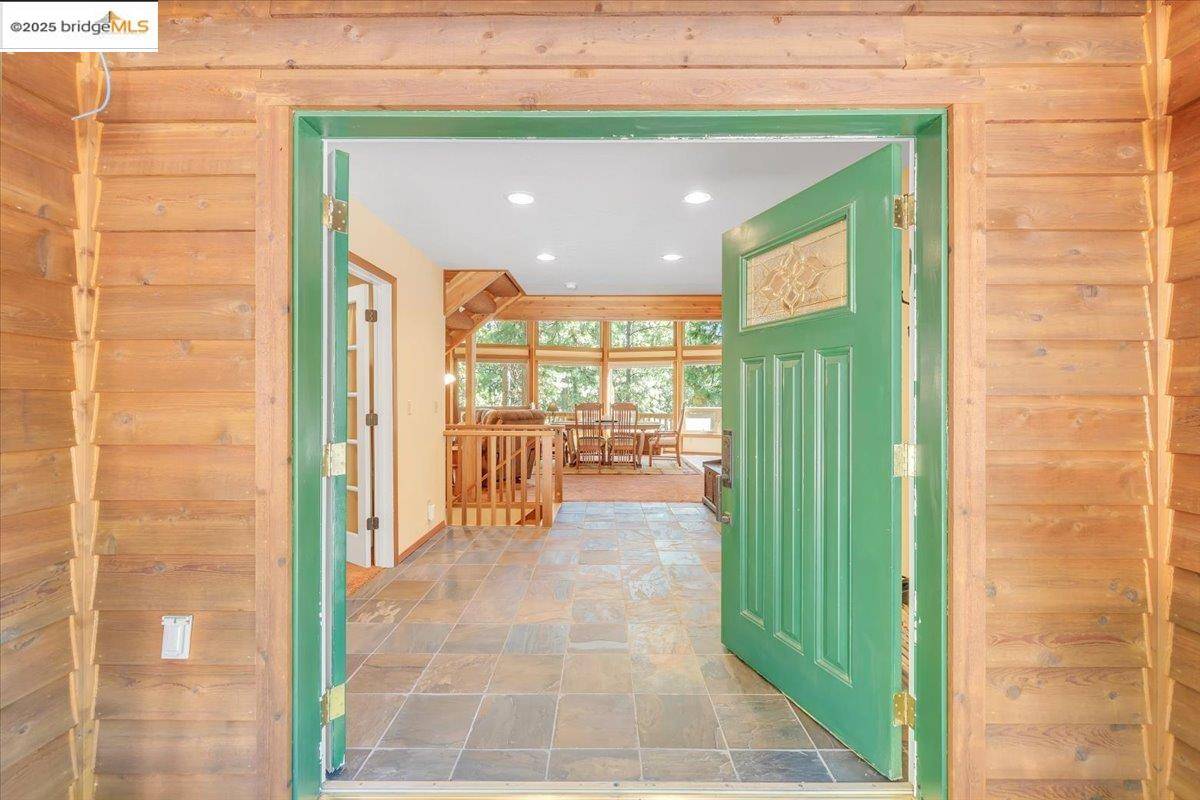Sonora, CA 95370,17061 Broken Pine Rd