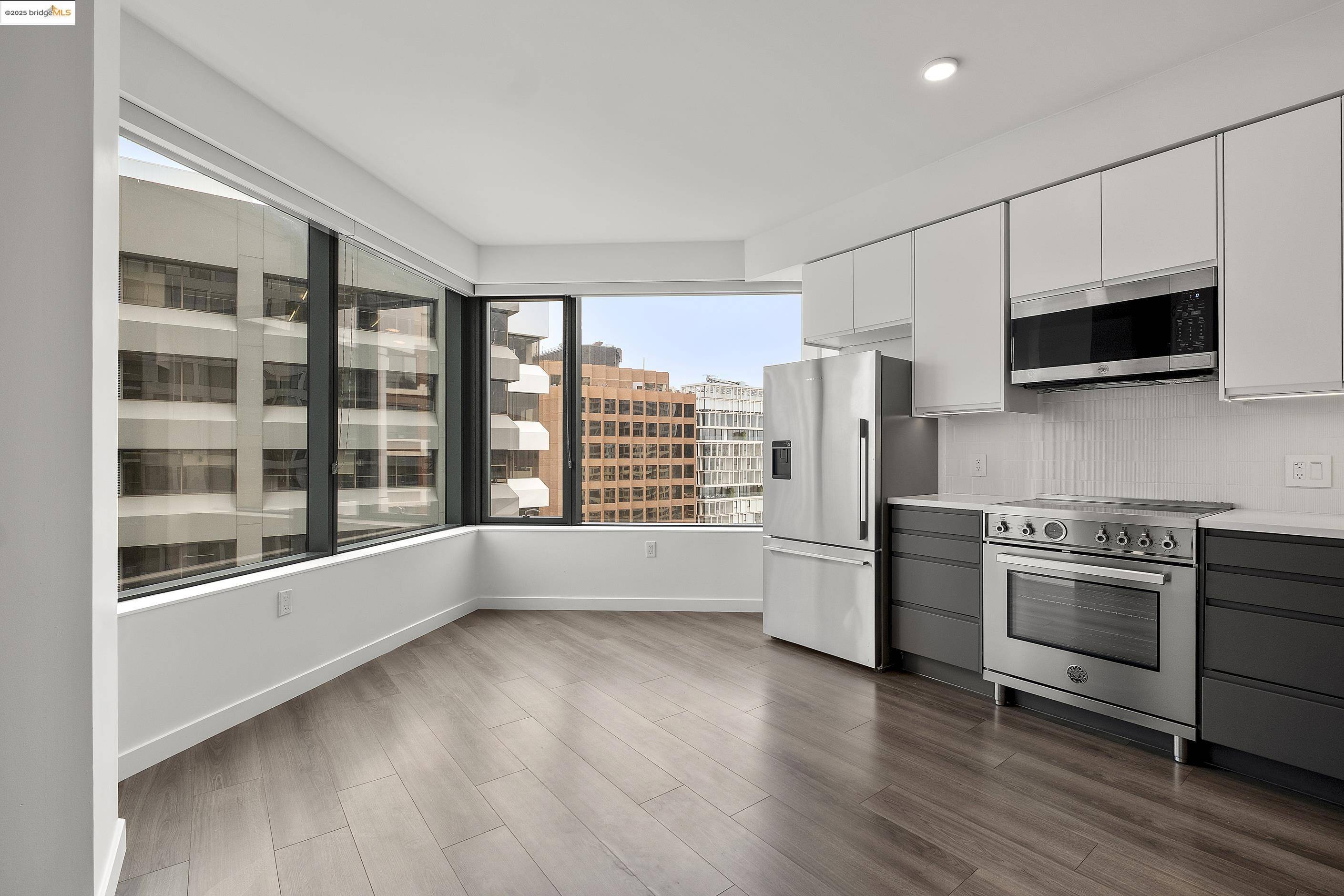 San Francisco, CA 94105,280 Spear St. #20H