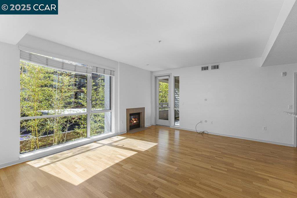 Walnut Creek, CA 94596,1655 N California Blvd #232