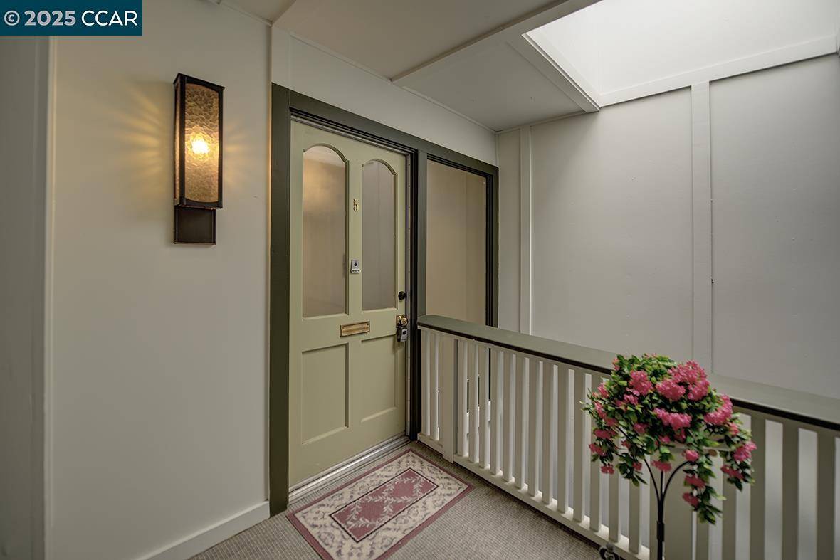Walnut Creek, CA 94595,1184 Rockledge Ln #5