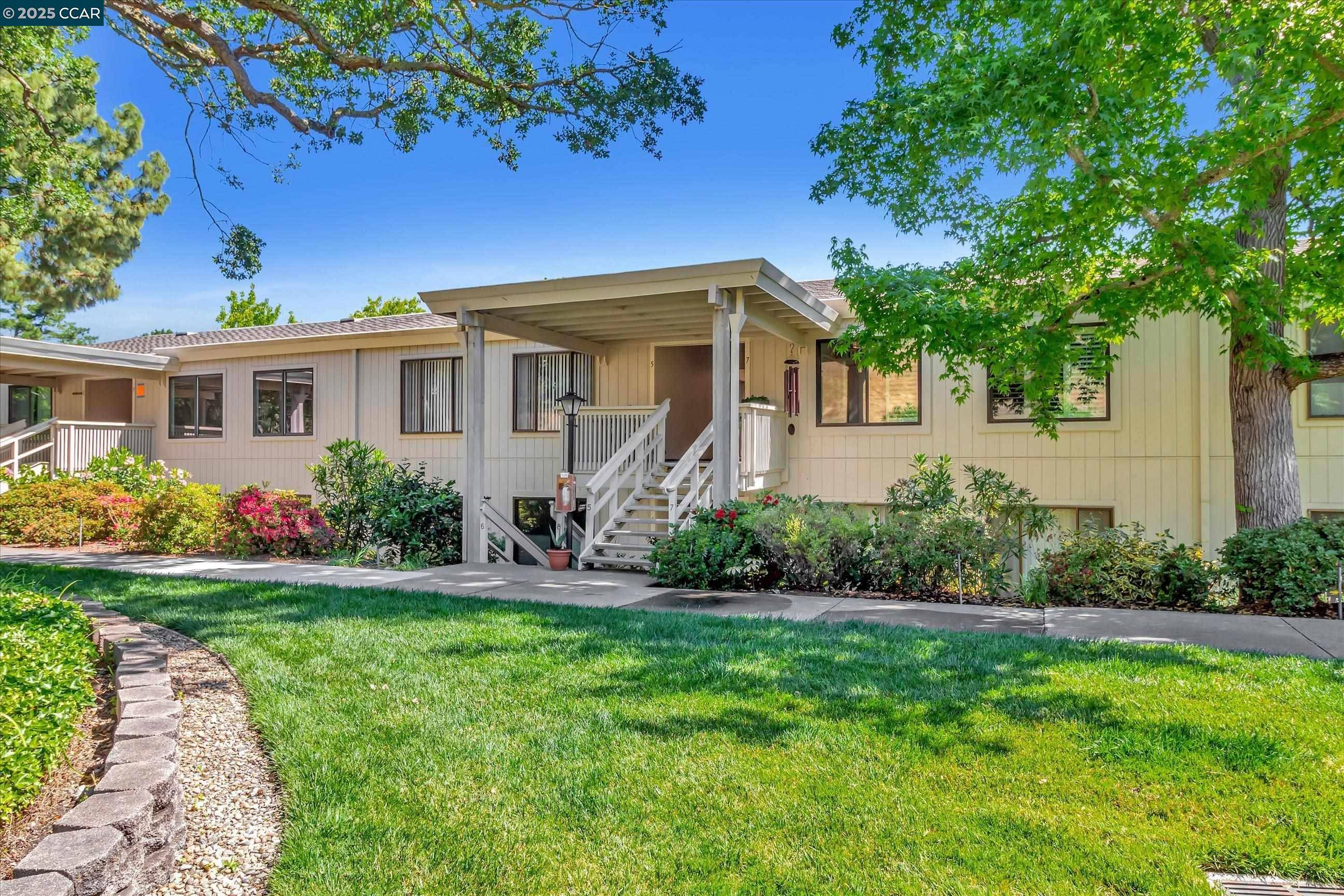 Walnut Creek, CA 94595,1332 Singingwood Ct #6