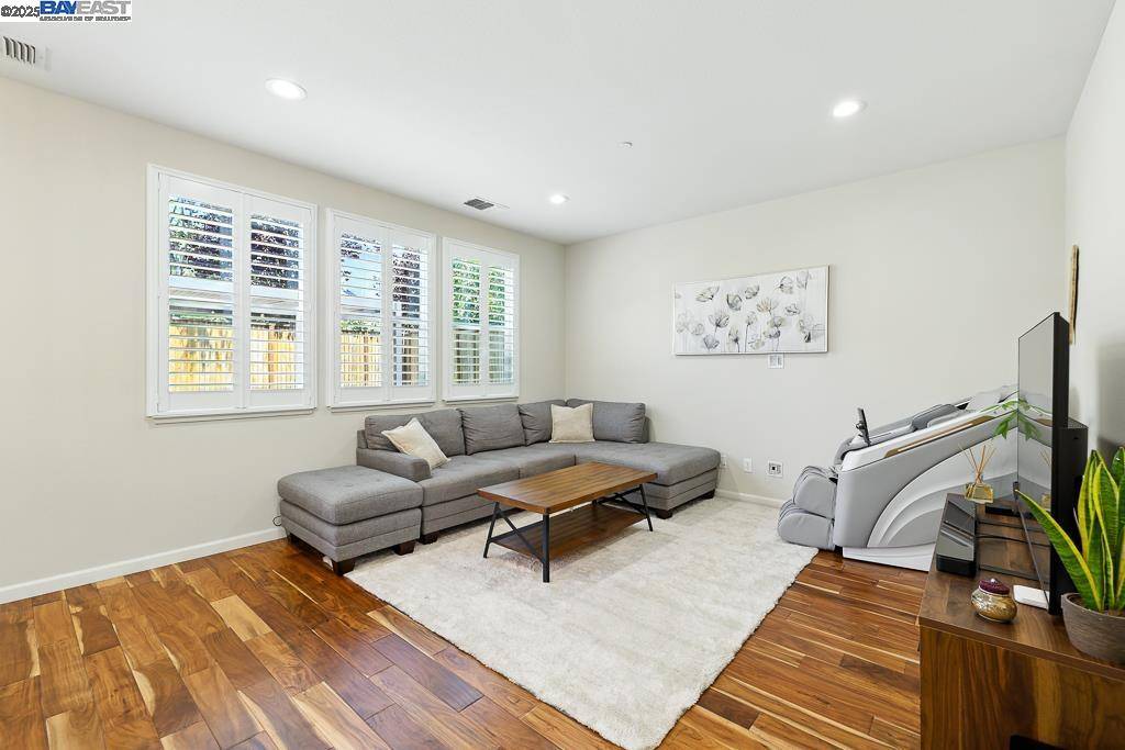 Gilroy, CA 95020,345 Ronan Ave