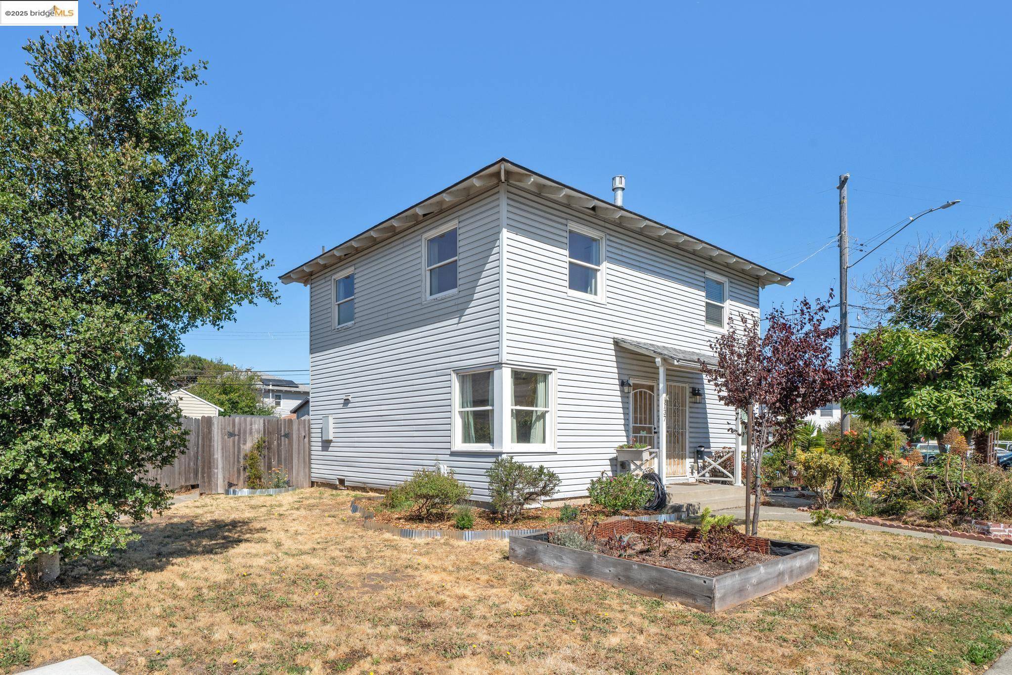 Richmond, CA 94801,137 Collins St