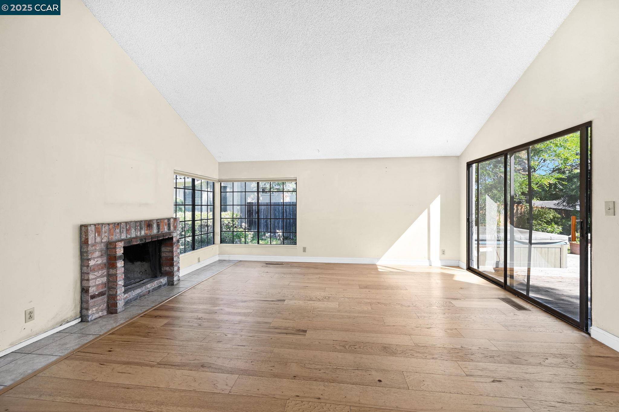 Pleasant Hill, CA 94523,9 Lone Oak Ct
