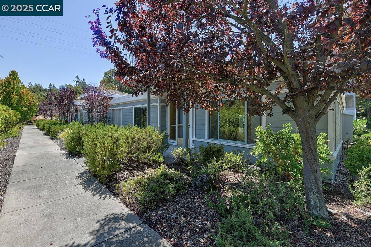 Walnut Creek, CA 94595,3333 Tice Creek Dr #4